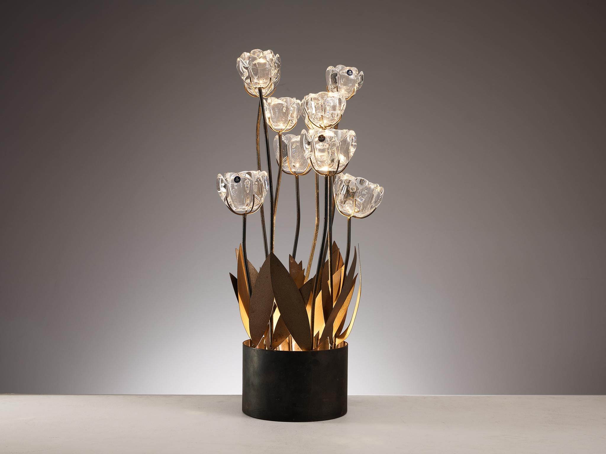 Floor lamp, crystal glass, metal, Denmark, design 1993 

This highly decorative floor light of Danish origin is a great example where artistry and great craftsmanship go hand in hand. This design is inspired by the appearance of a flower pot. The