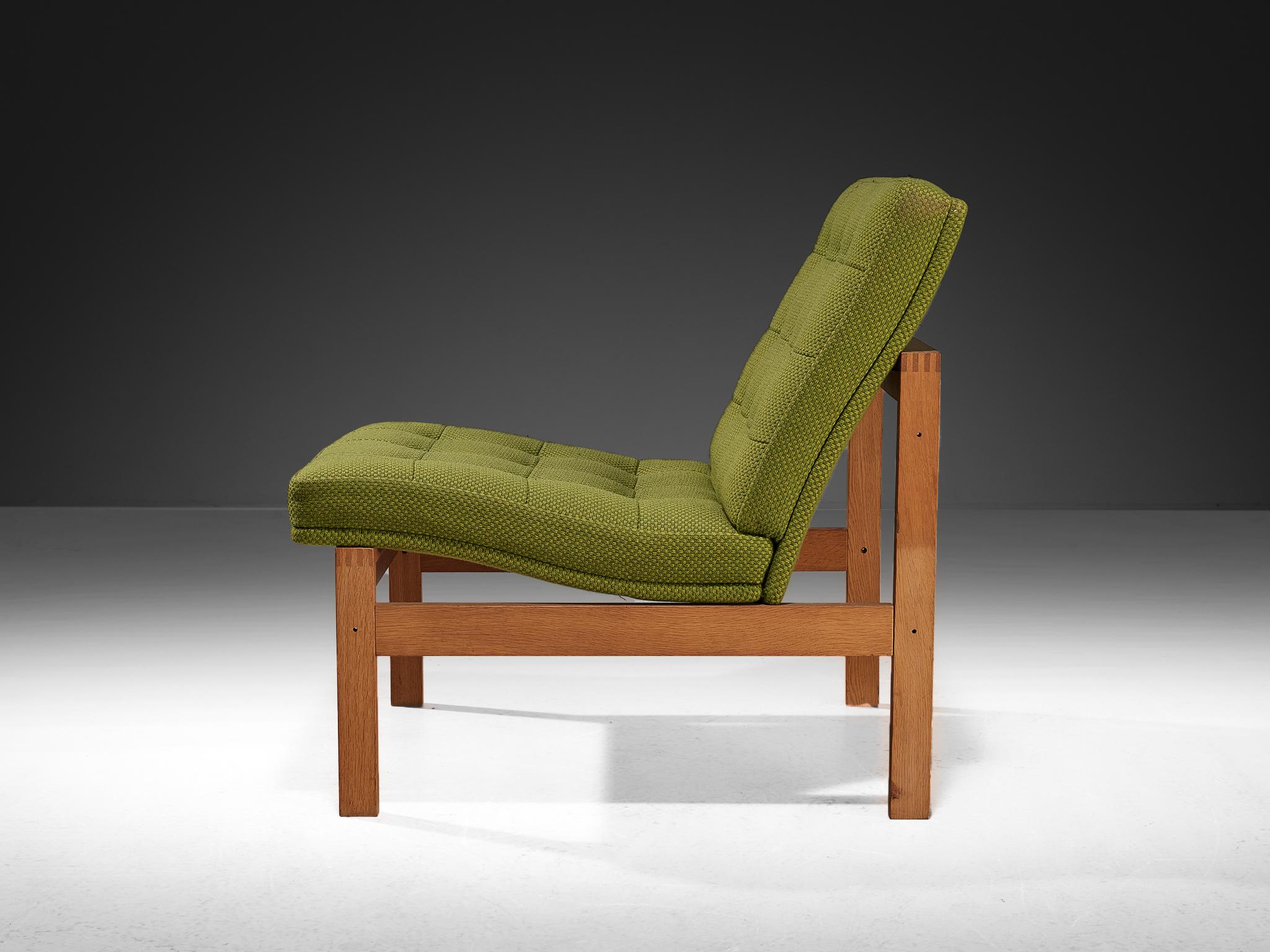 Torben Lind & Ole Gjerløv-Knudsen Easy Chair in Oak and Green Upholstery In Good Condition For Sale In Waalwijk, NL