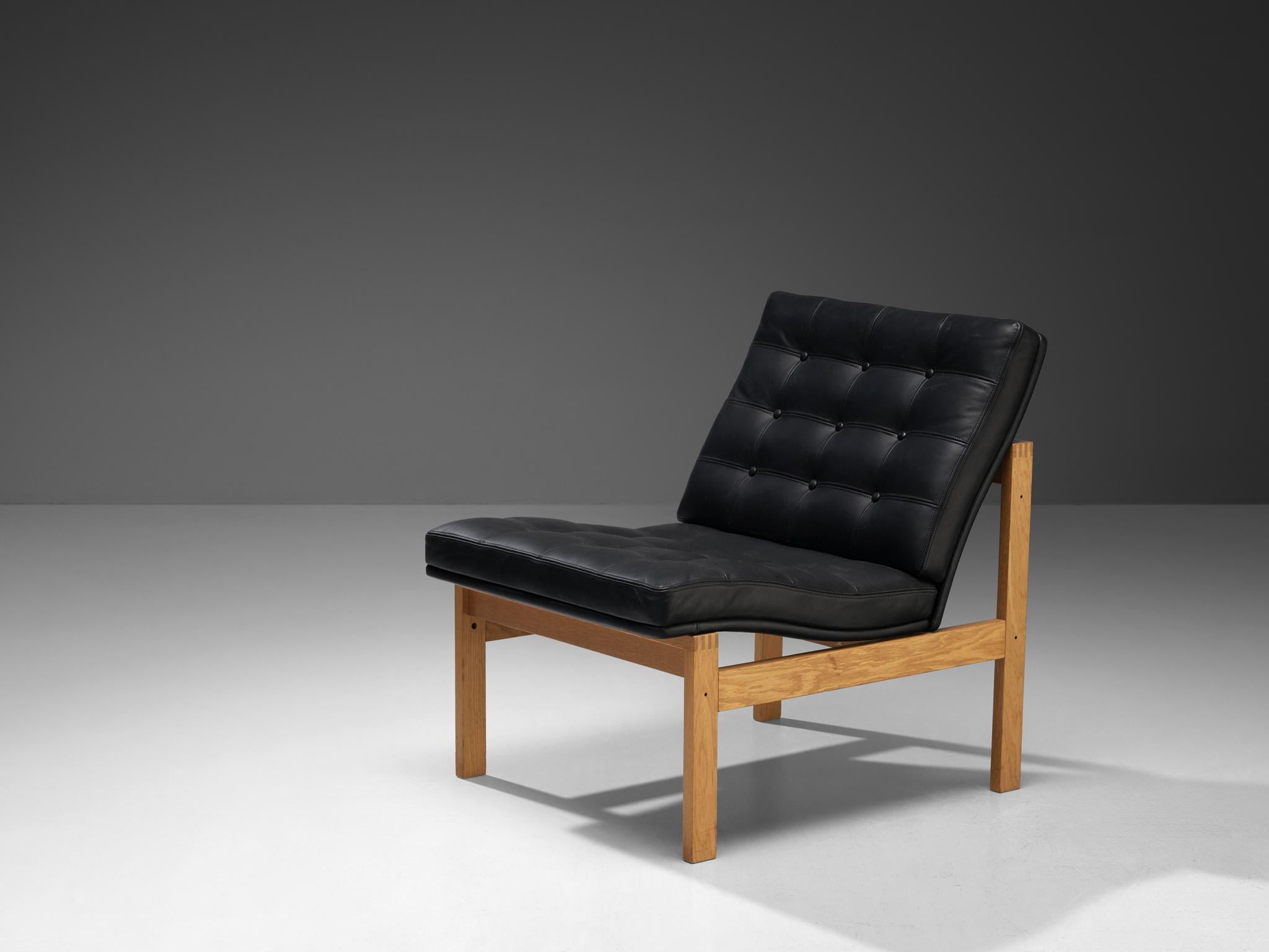 Torben Lind & Ole Gjerløv-Knudsen Paire de fauteuils en chêne et cuir Bon état - En vente à Waalwijk, NL