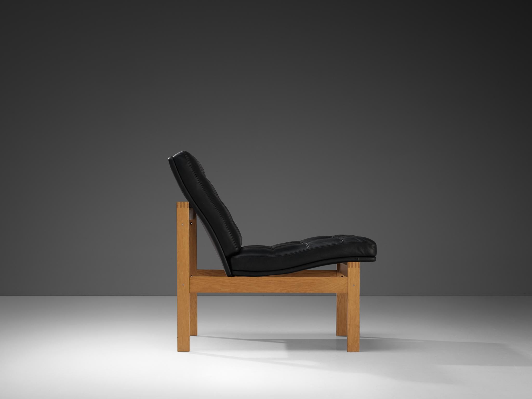 Torben Lind & Ole Gjerløv-Knudsen Paire de fauteuils en chêne et cuir en vente 2