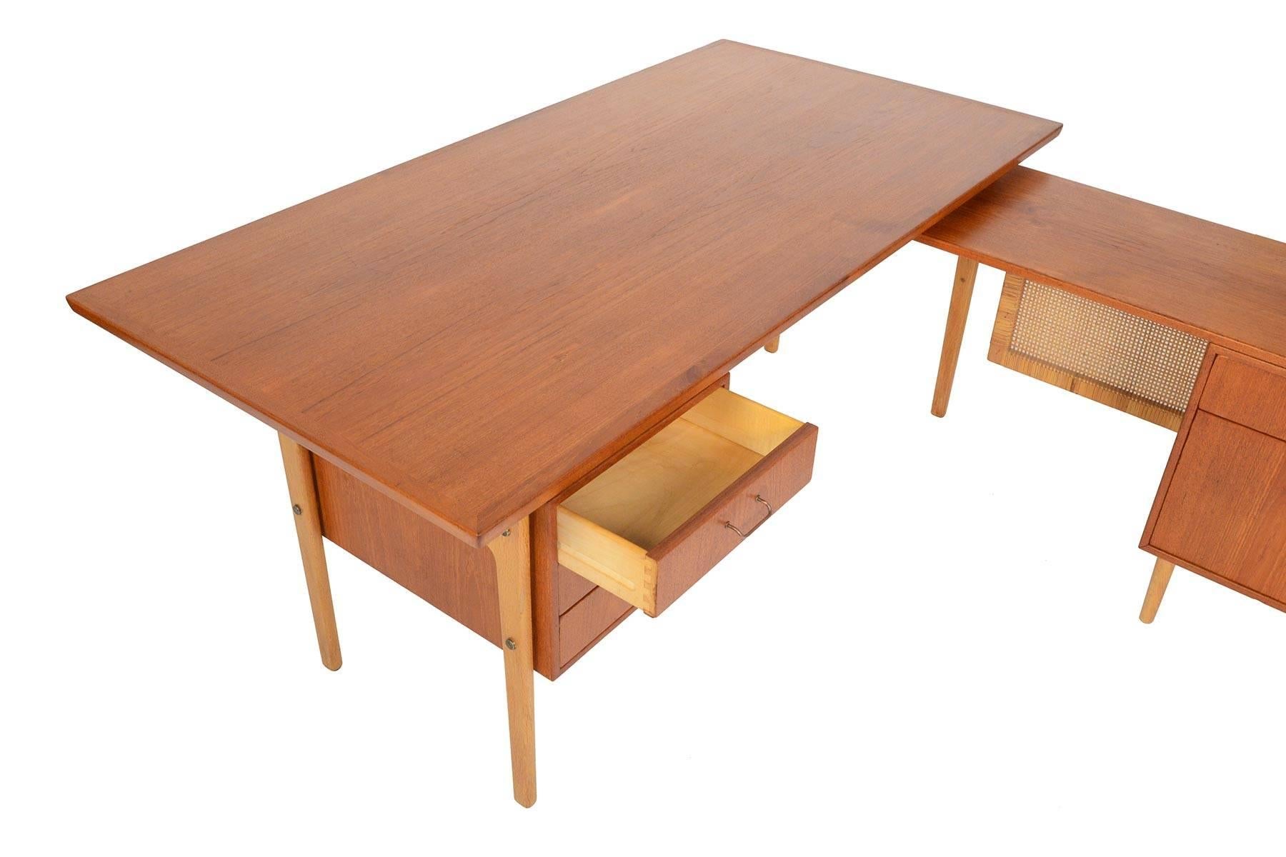 Torben Strandgaard Teak and Oak Executive Desk with Return In Good Condition In Berkeley, CA