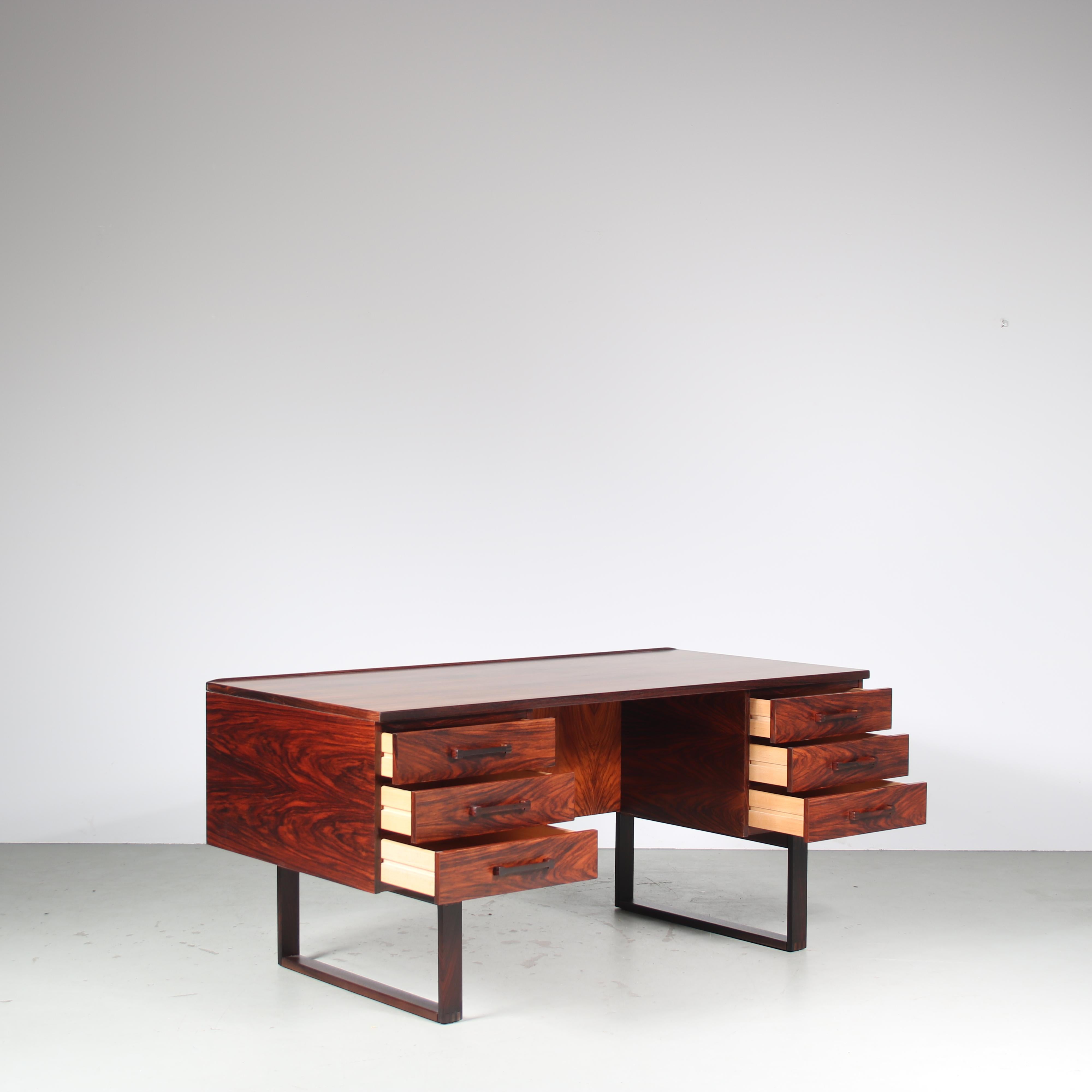 Mid-20th Century Torben Valeur & Henning Jensen Desk for Munch Mobler, Denmark 1960