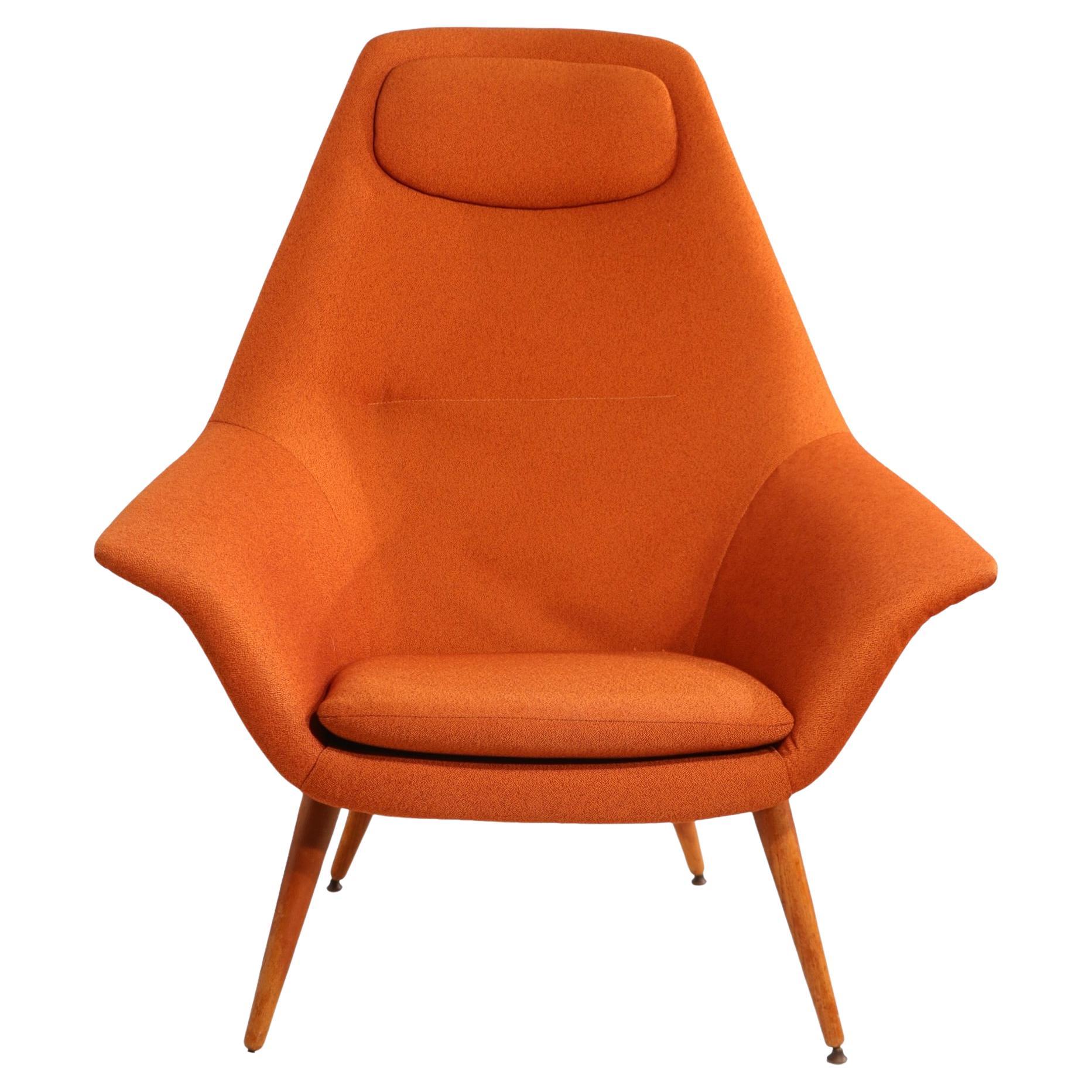 Seltener Mid Century Scandinavian Modern Lounge Chair, entworfen von Torbjorn Afdal für Bjarne Hansen, hergestellt in Norwegen um 1950. Bequem, stilvoll und schwer zu finden, vor allem in diesem Zustand, wirklich ein Klassiker aus dem Goldenen