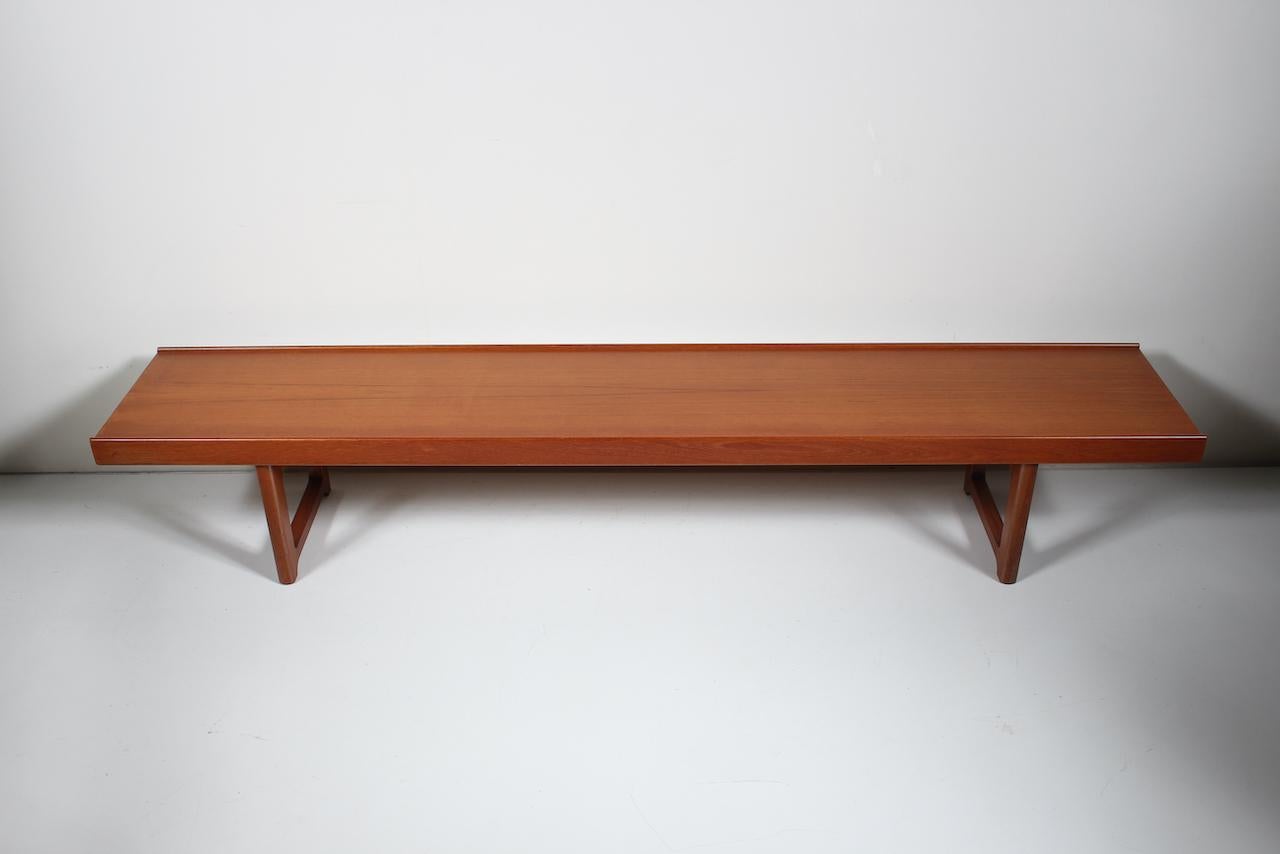 Scandinave moderne Table basse longue en teck 