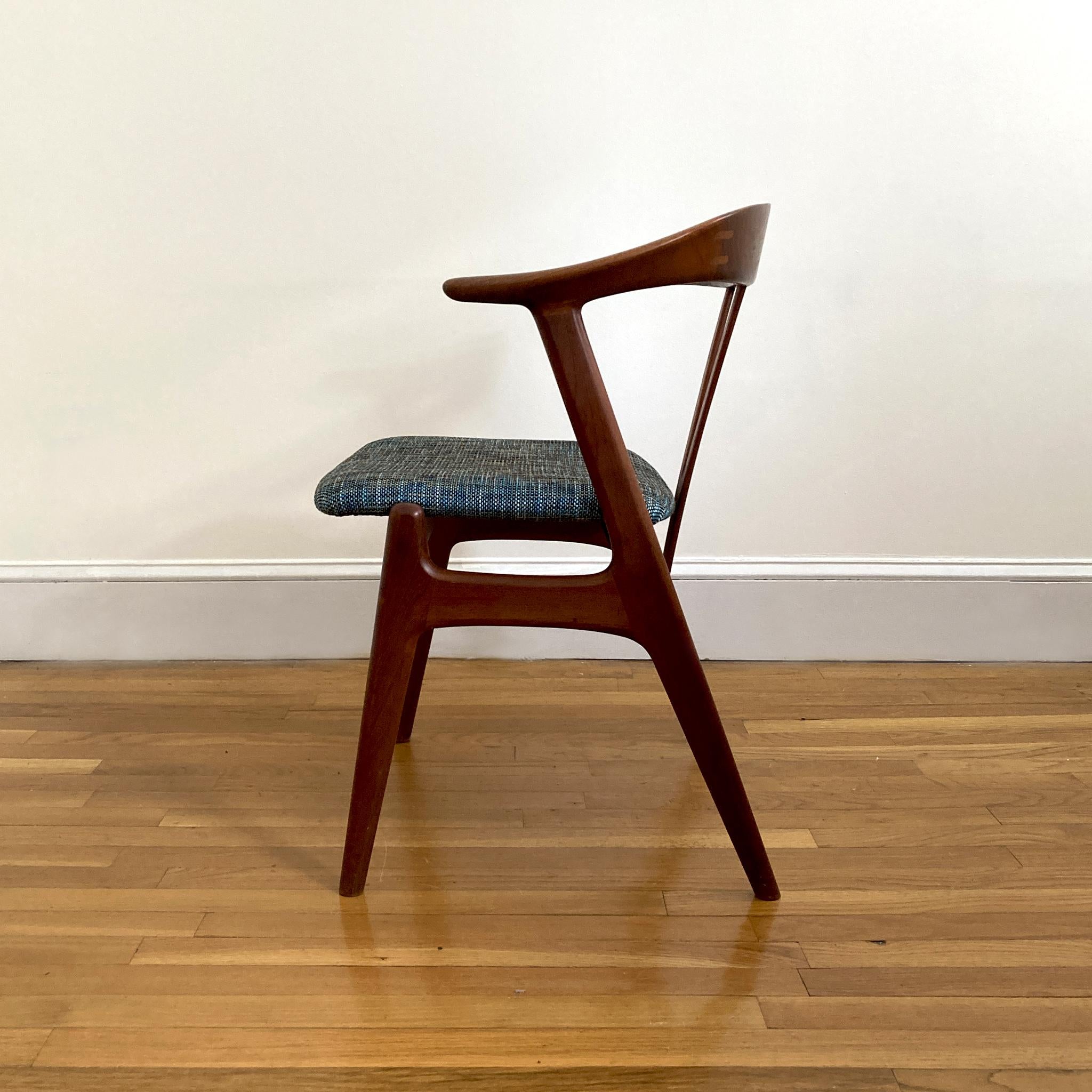 Torbjørn Afdal Teak Form Stuhl mit Grüner Teal Polsterung, 1950er Jahre (Mitte des 20. Jahrhunderts) im Angebot