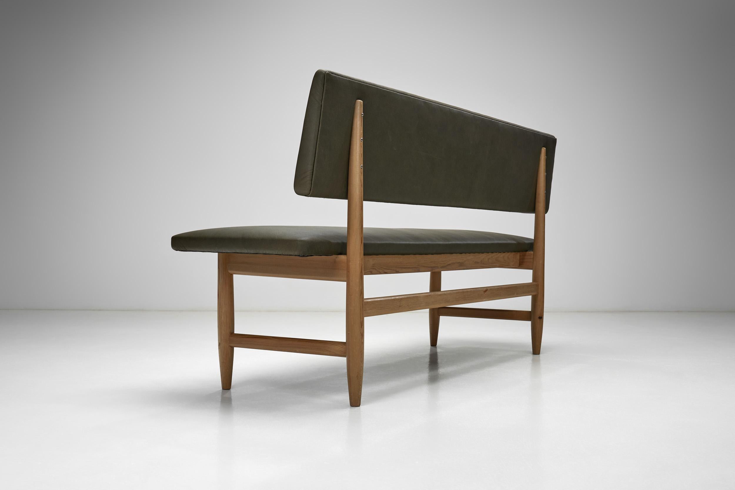 Banc en cuir et pin 