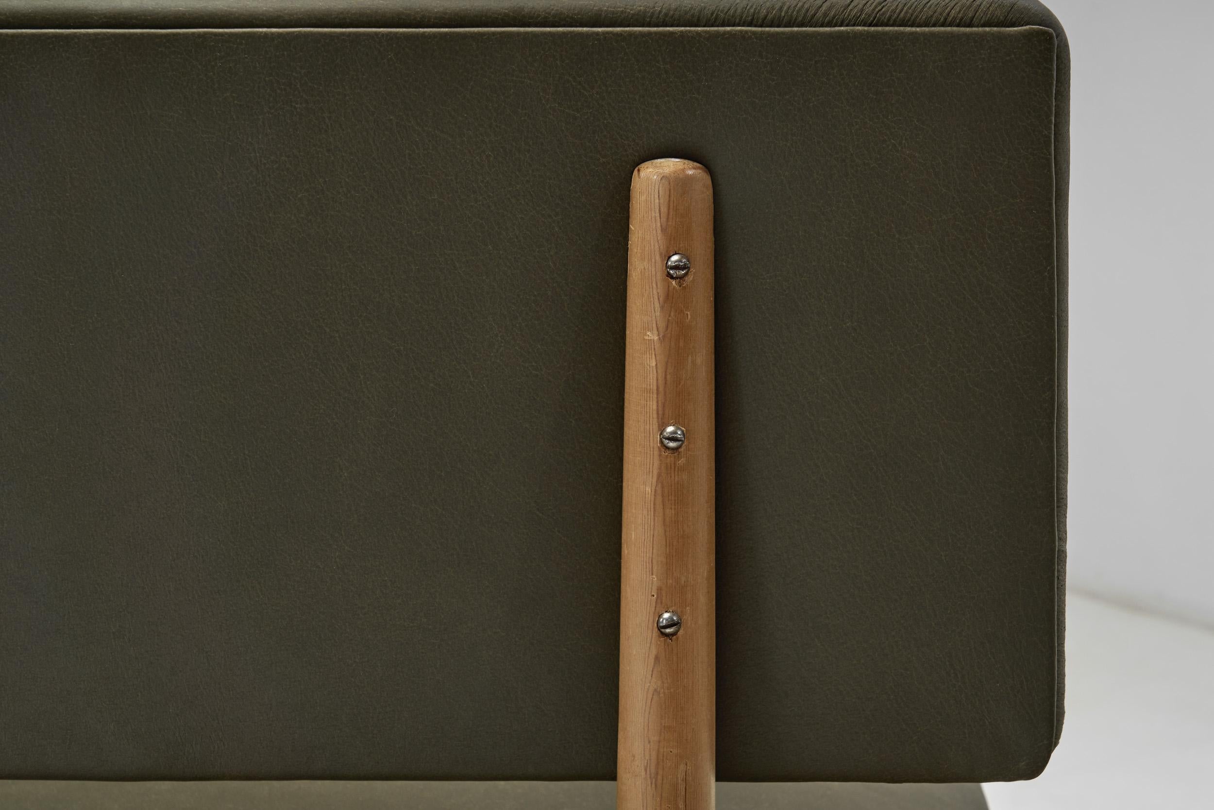 Banc en cuir et pin 
