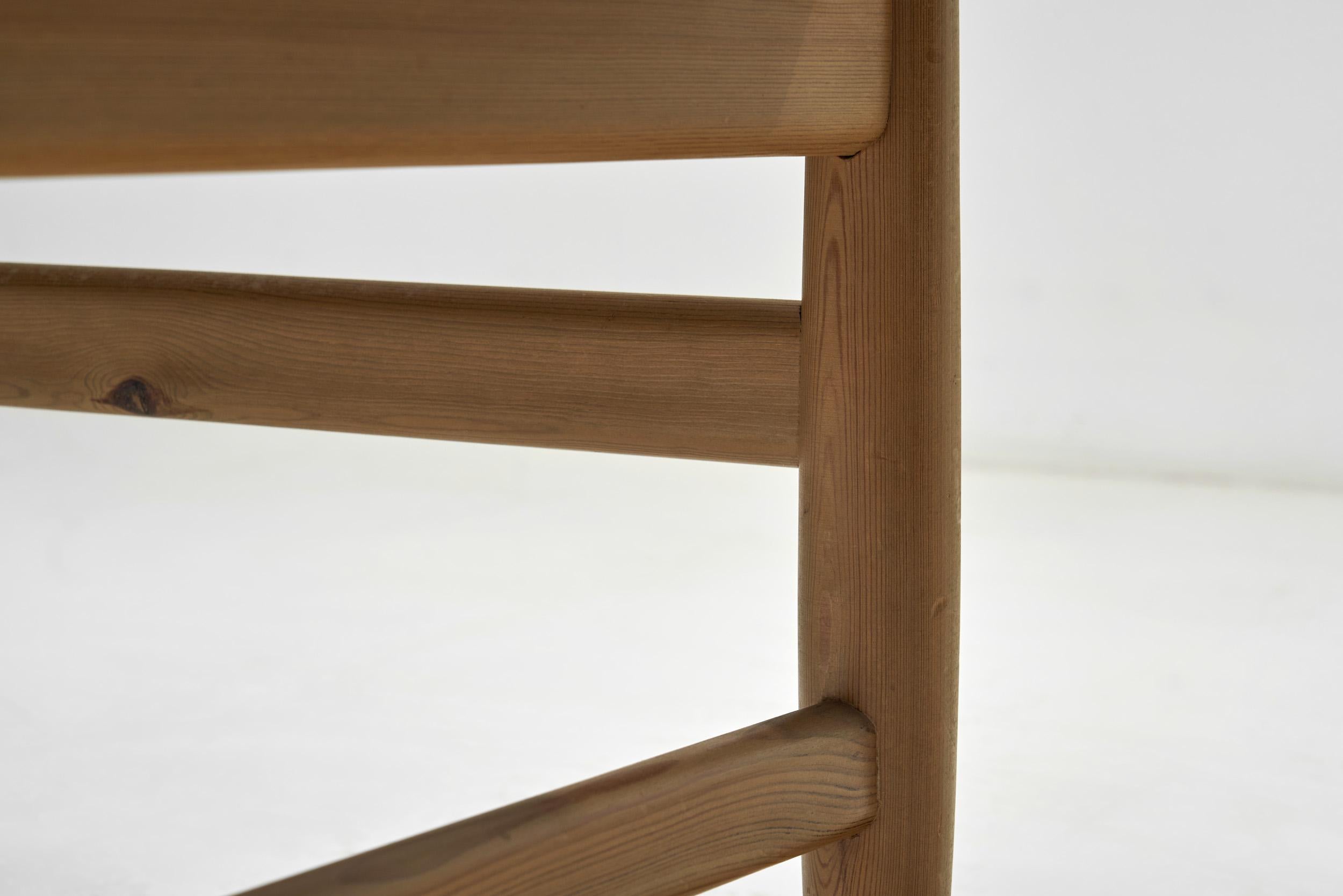 Banc en cuir et pin 