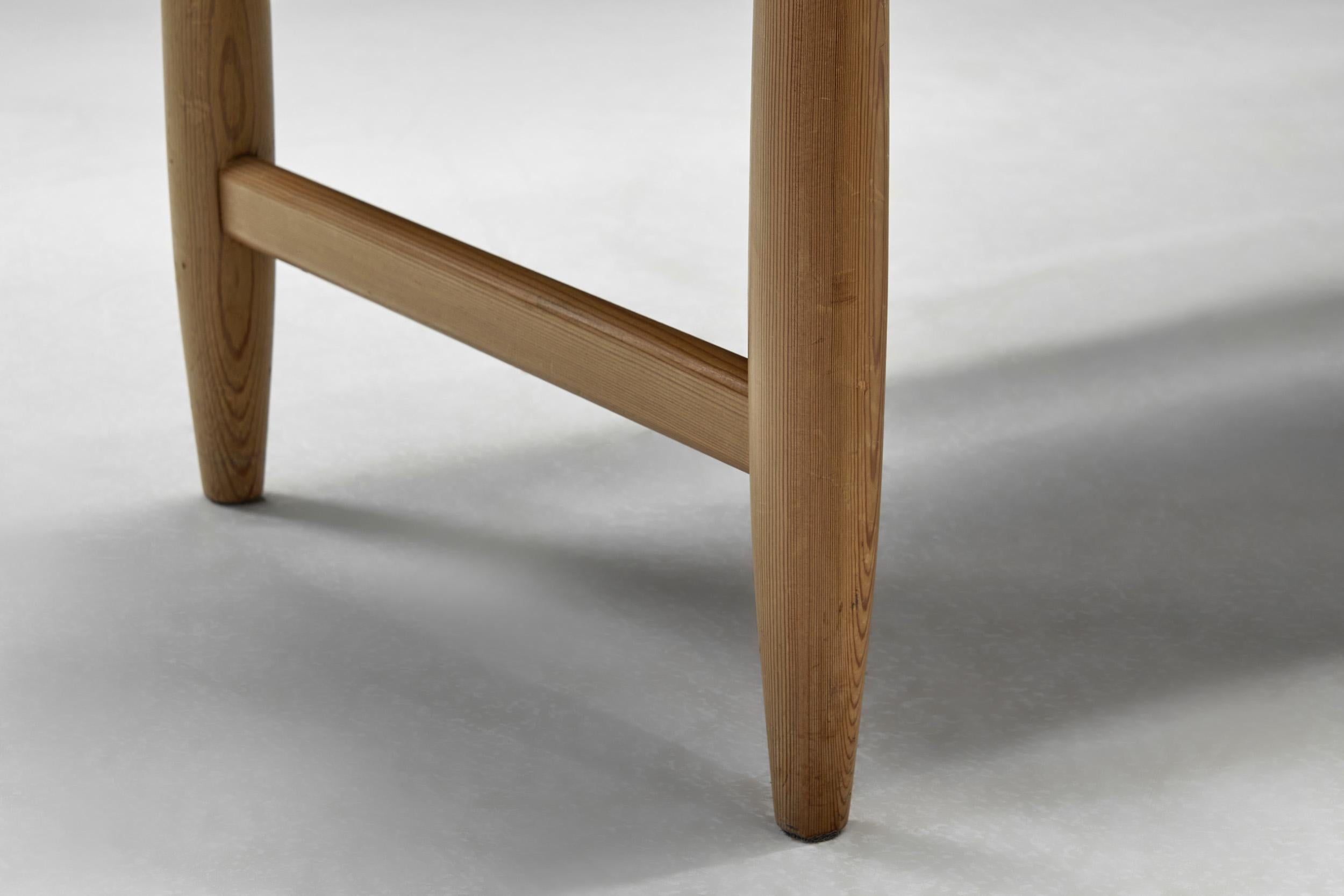 Banc en cuir et pin 