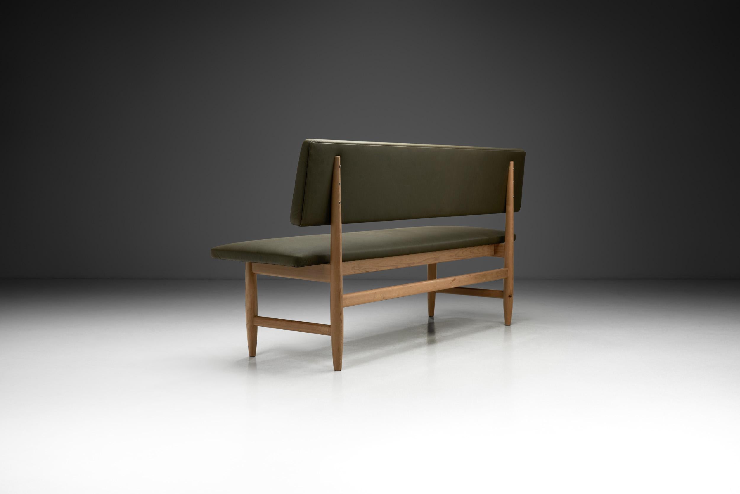 Banc en cuir et pin 