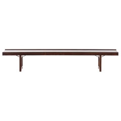 Banc Torbjørn Afdal / Table d'appoint Modèle Krobo Produit en Norvège