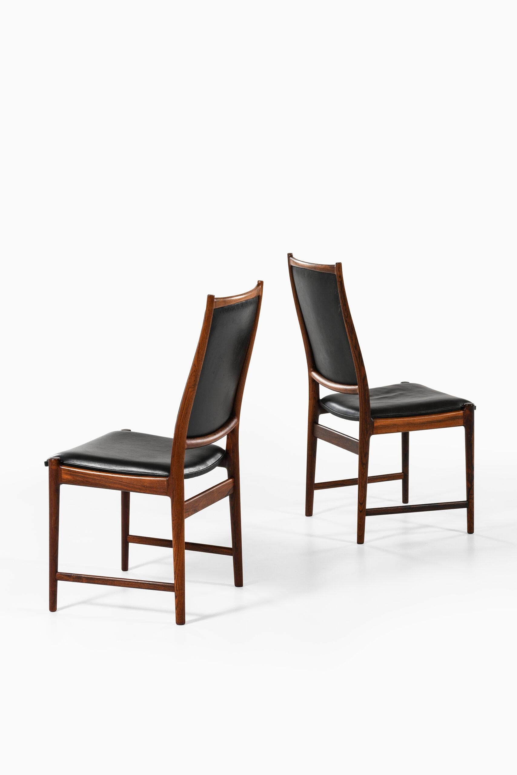 Chaises de salle à manger Torbjørn Afdal Modèle Darby Produit par Nesjestranda Møbelfabrik Bon état - En vente à Limhamn, Skåne län