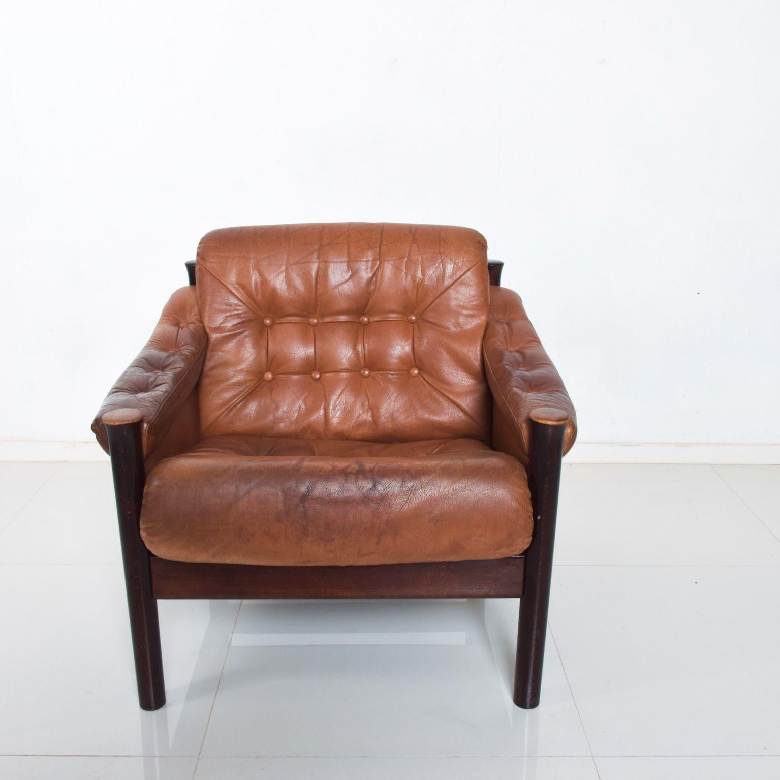 padded lounge chair