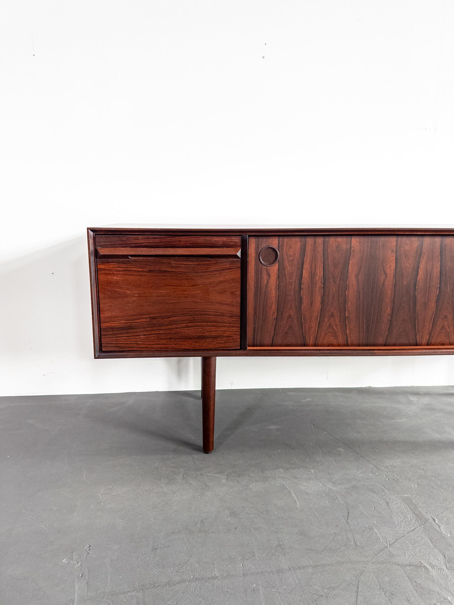 Torbjørn Afdal per Bruksbo - Rara credenza in palissandro, Norvegia, anni '60 In condizioni ottime in vendita a Staffanstorp, SE