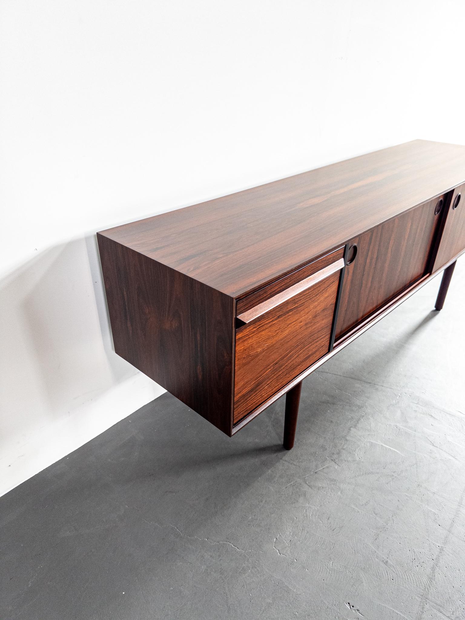 Torbjørn Afdal per Bruksbo - Rara credenza in palissandro, Norvegia, anni '60 in vendita 1