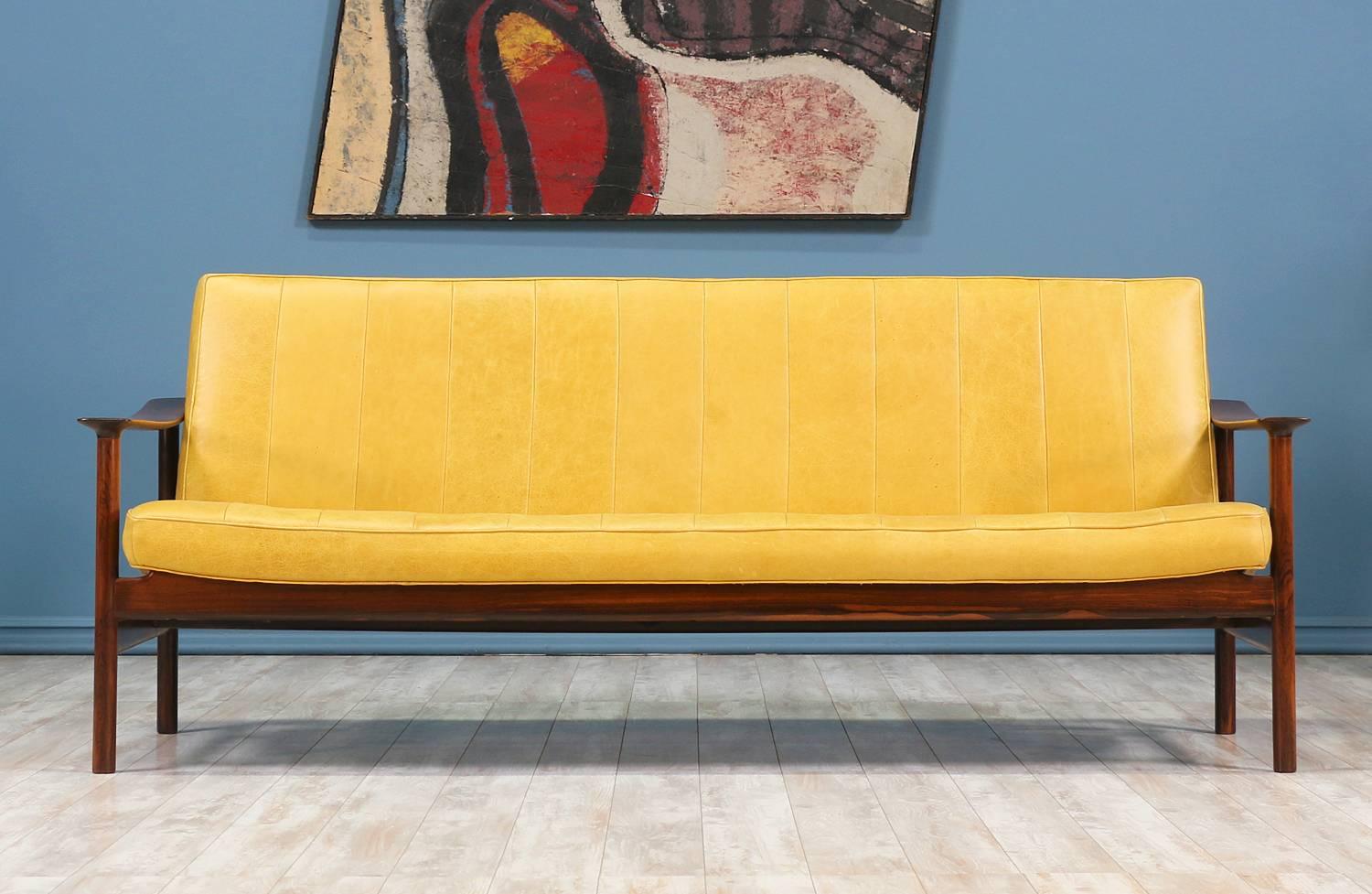 Torbjørn Afdal Rosewood & Leather Sofa for Svein Bjørneng In Excellent Condition In Los Angeles, CA