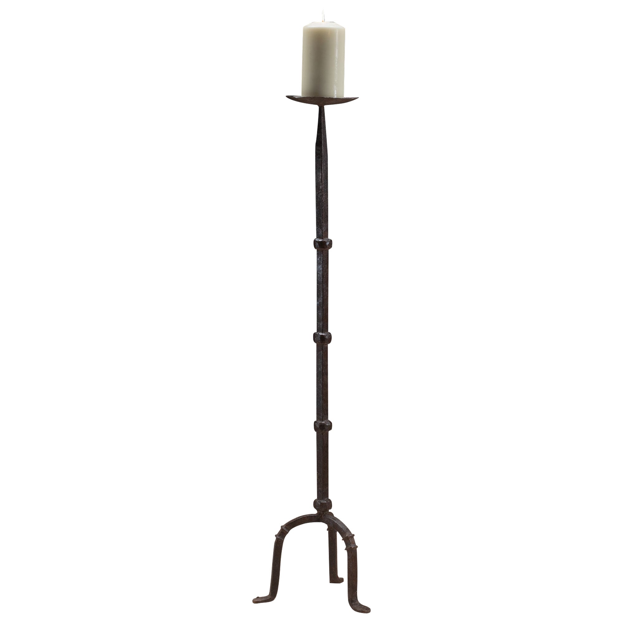 Torchere Eisen Kerze Gothic Dreibein hoch 122cm, 4ft. im Angebot
