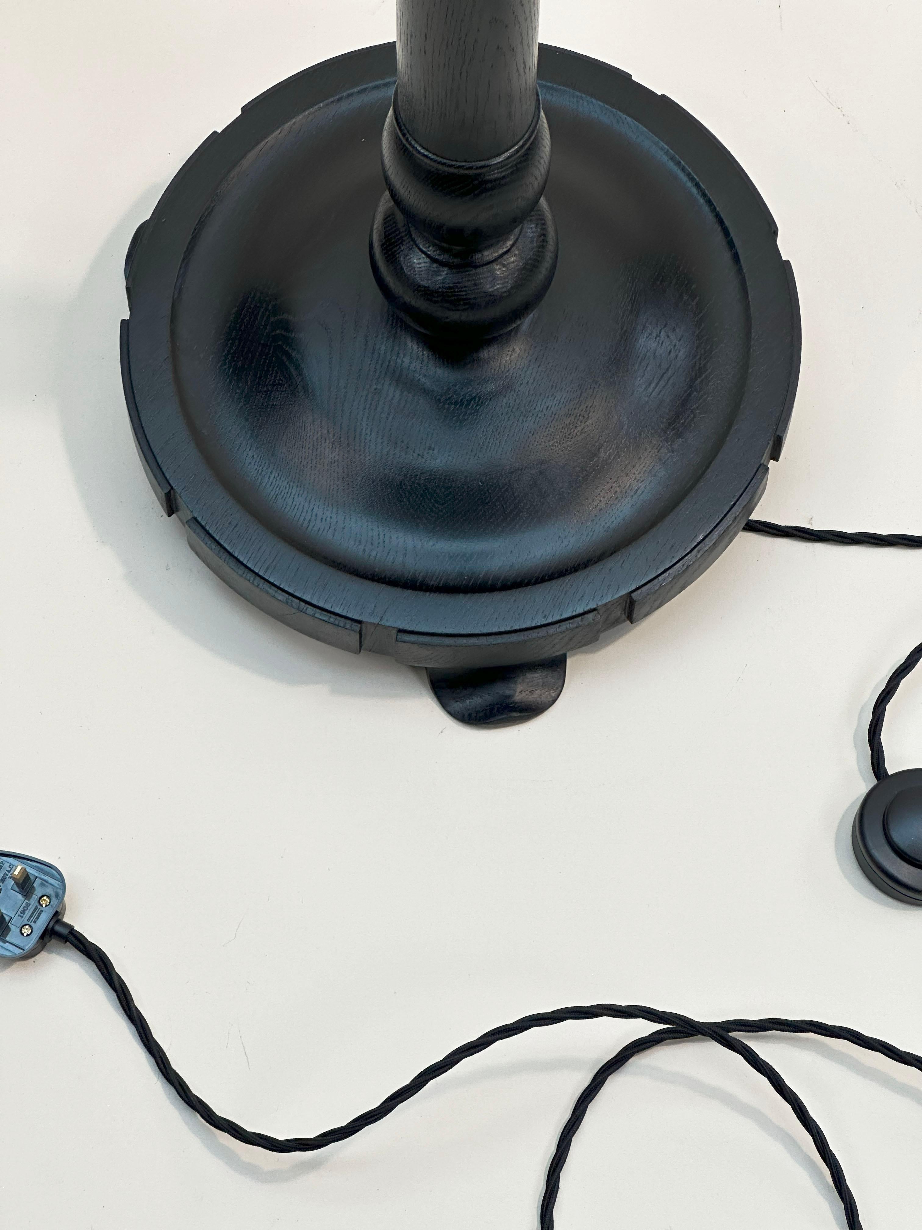 Victorian Carved Ebonized Oak Torchiere Floor Lamp, England, c. 1890s In Good Condition For Sale In Glasgow, GB
