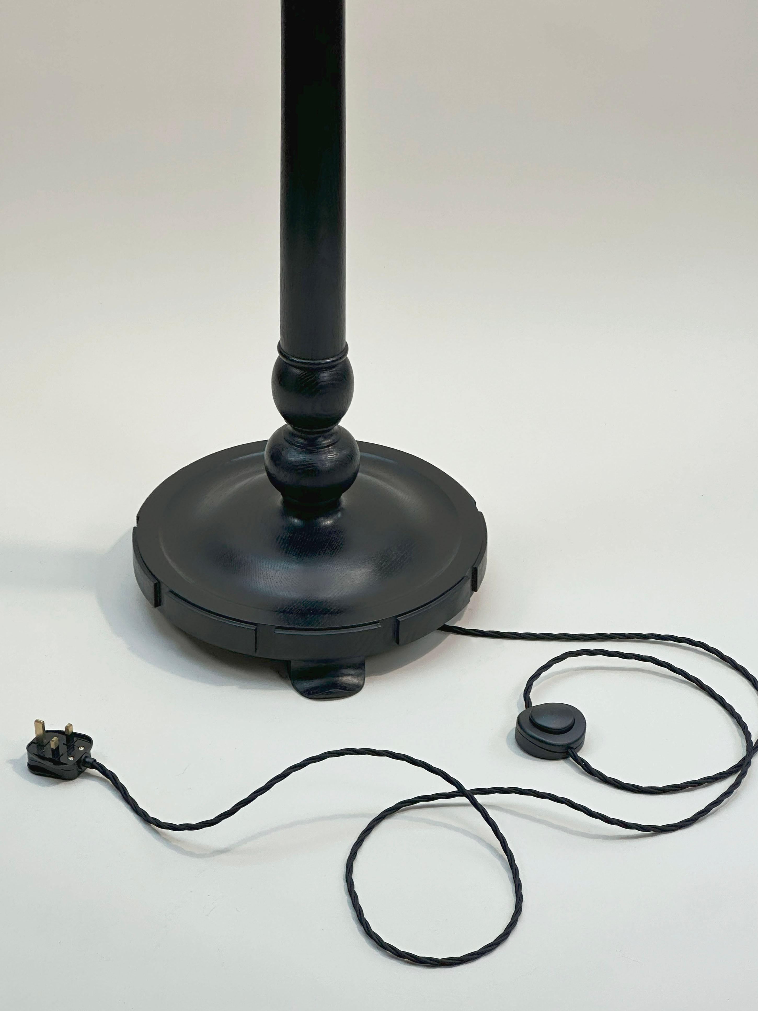 Victorian Carved Ebonized Oak Torchiere Floor Lamp, England, c. 1890s For Sale 1