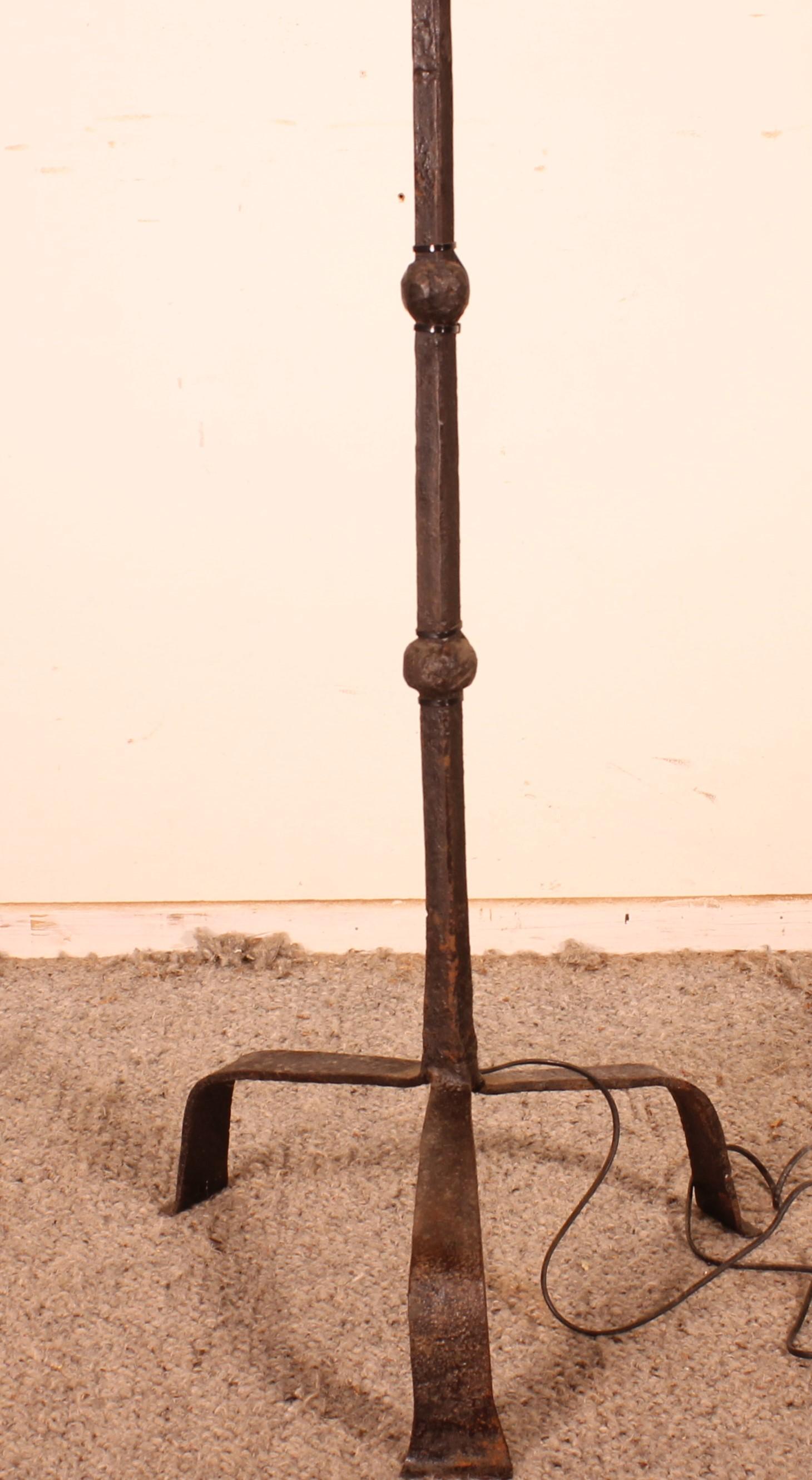 Torchiere or Floor Lamp in Wrought Iron with a Lampshade in Goatskin In Good Condition For Sale In Brussels, Brussels