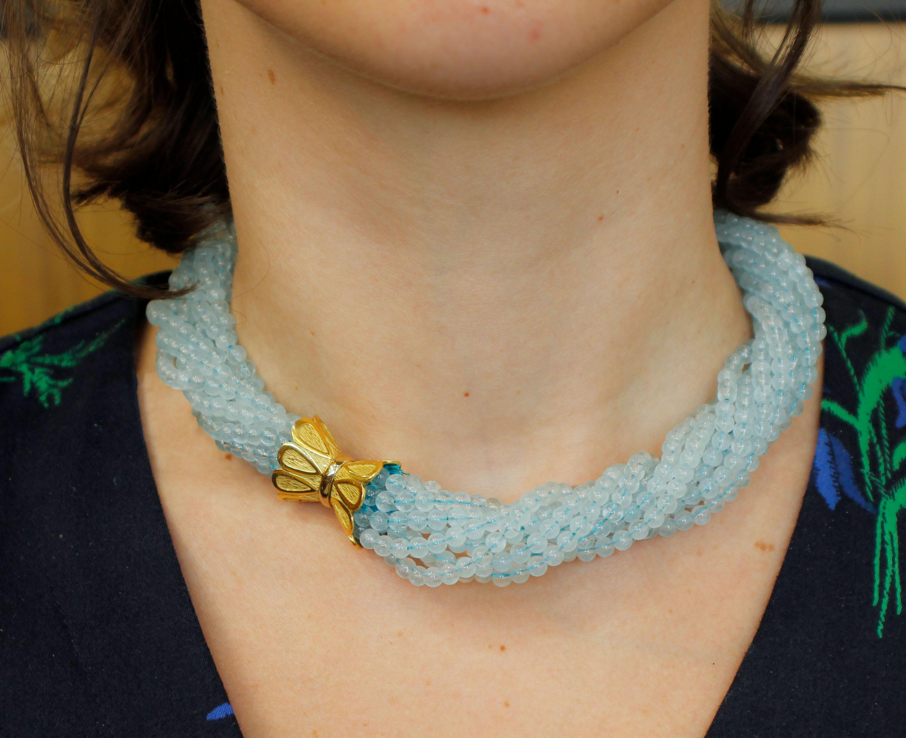 Torchon Aquamarine Necklace with 18 Karat Yellow Gold Closure 1