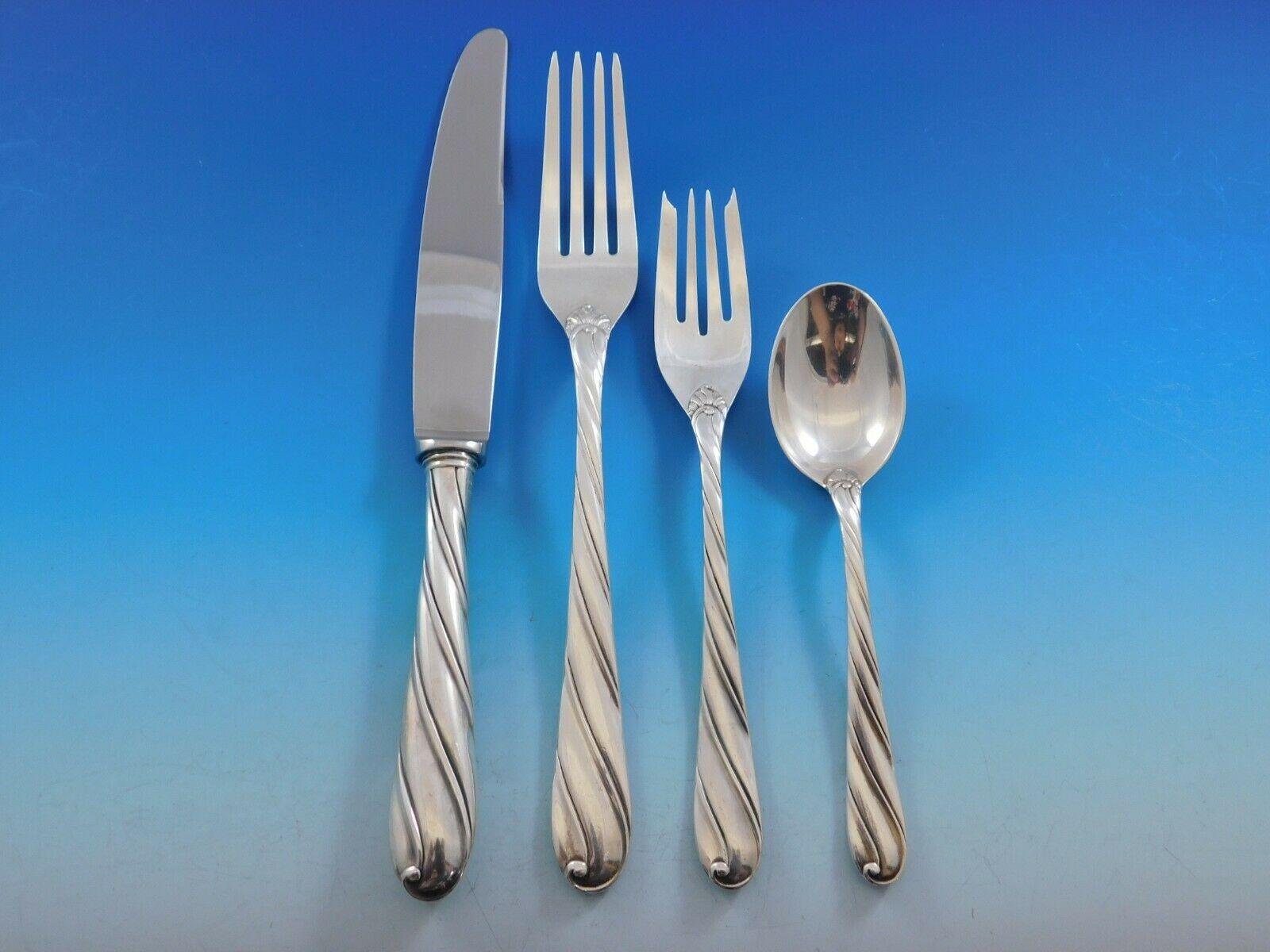 Exceptional dinner size torchon by Buccellati sterling silver flatware set - 36 pieces. Great starter set! This set includes:

6 dinner knives, serrated, 9 3/4