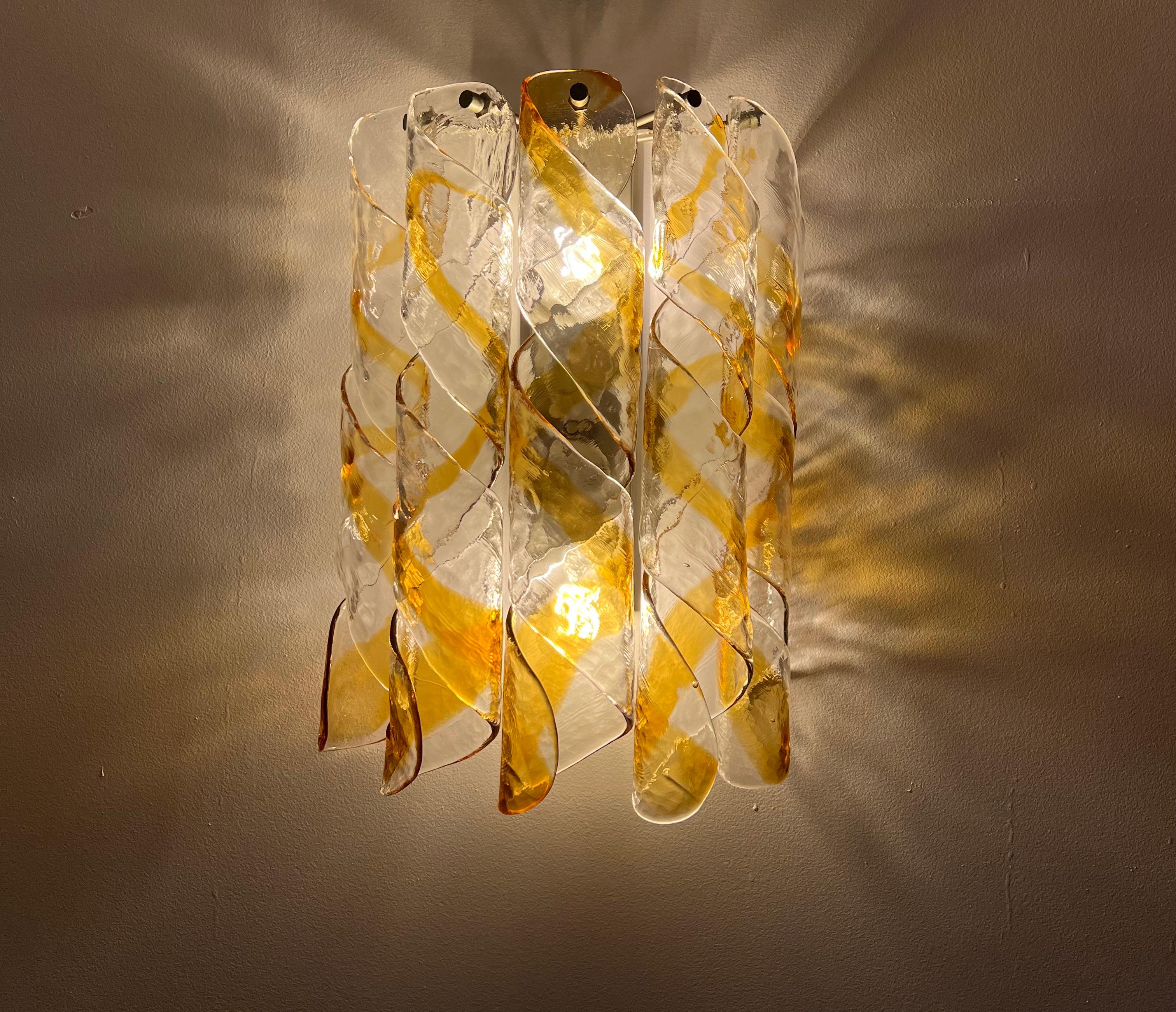 Late 20th Century Torciglione Murano Wall Lamp by Mazzega For Sale