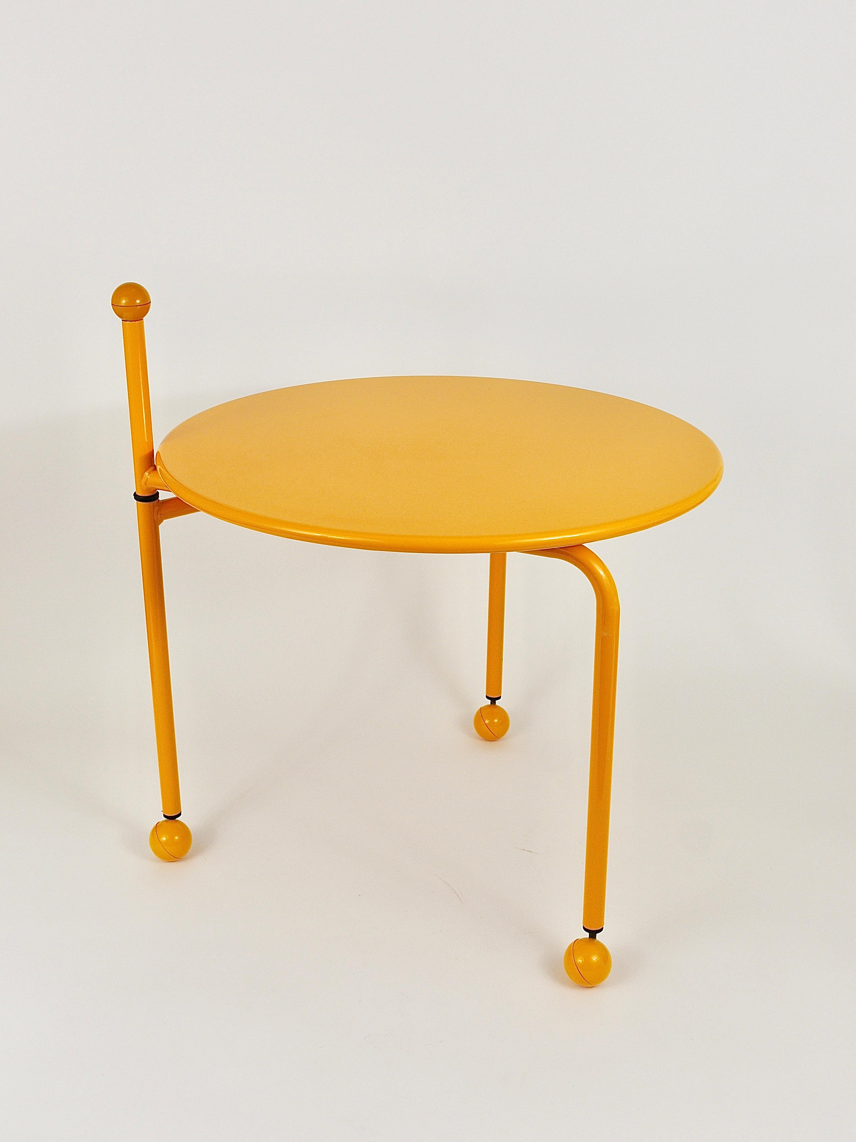 Tord Bjorklund Post-modern Side or Coffee Table, Memphis Style, Sweden, 1980s In Good Condition For Sale In Vienna, AT