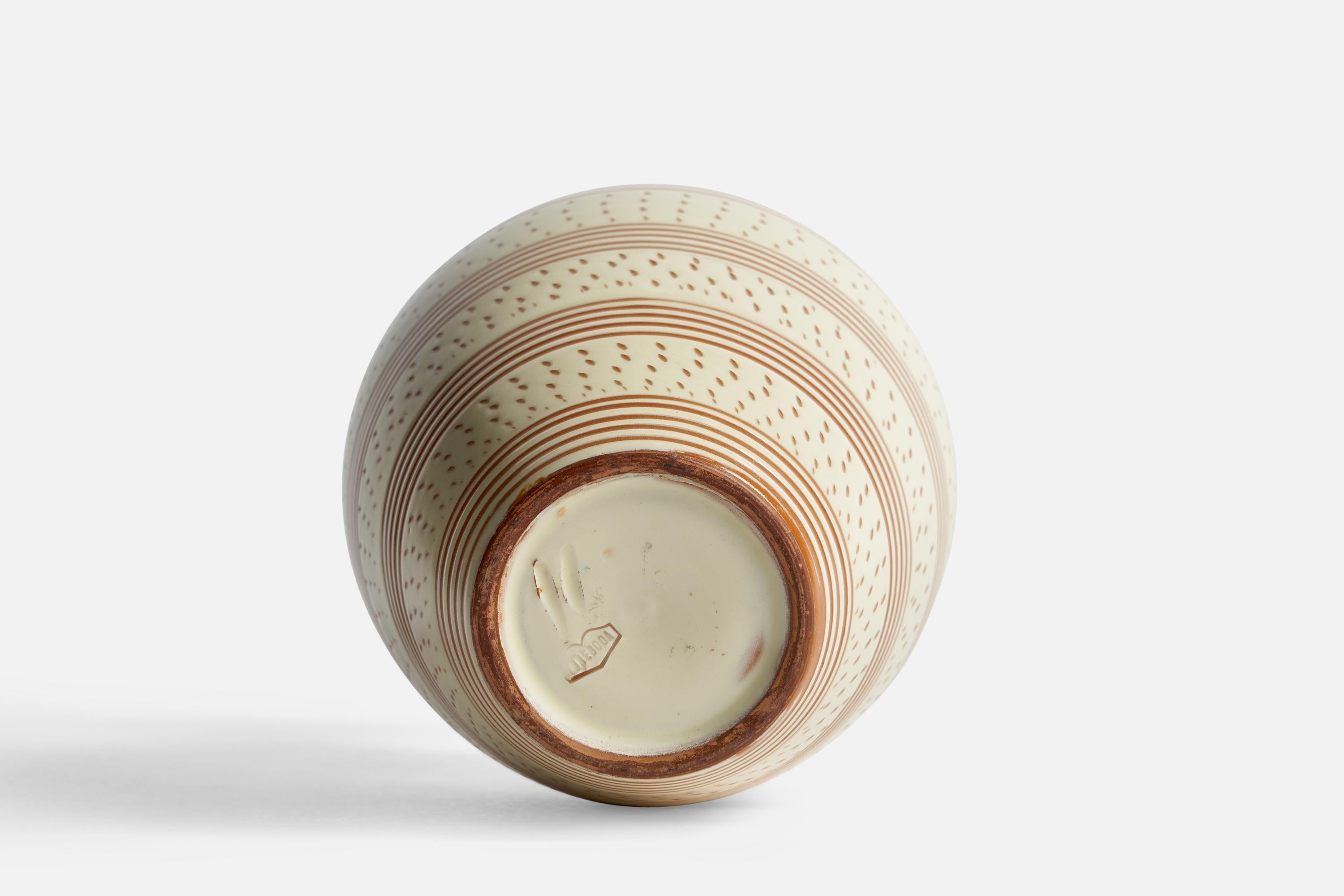 Töreboda Keramik, Vase, Keramik, Schweden, 1930er Jahre im Zustand „Gut“ im Angebot in High Point, NC