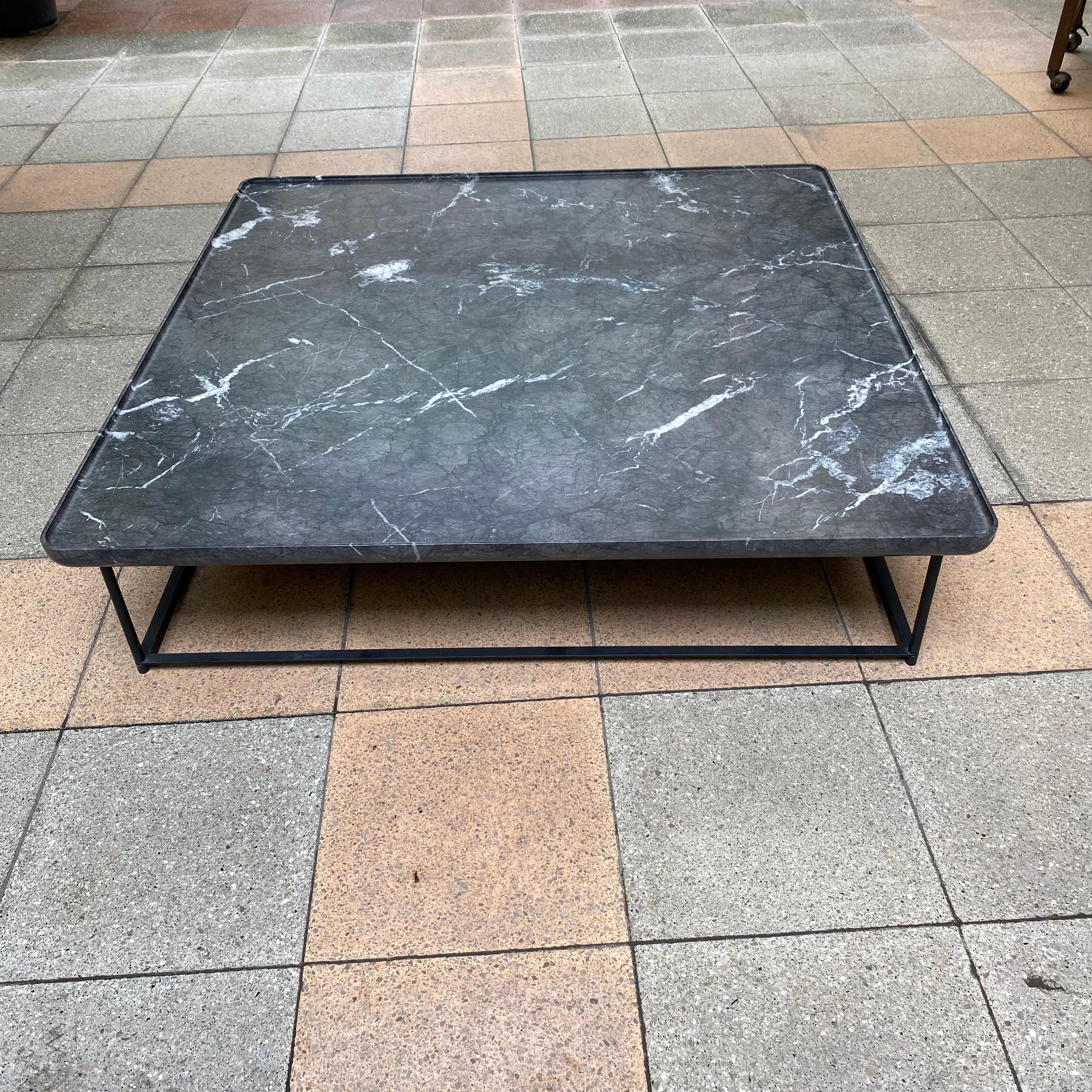 Torei Square Table Grey Carnico Marble - Cassina In Good Condition For Sale In Saint ouen, FR