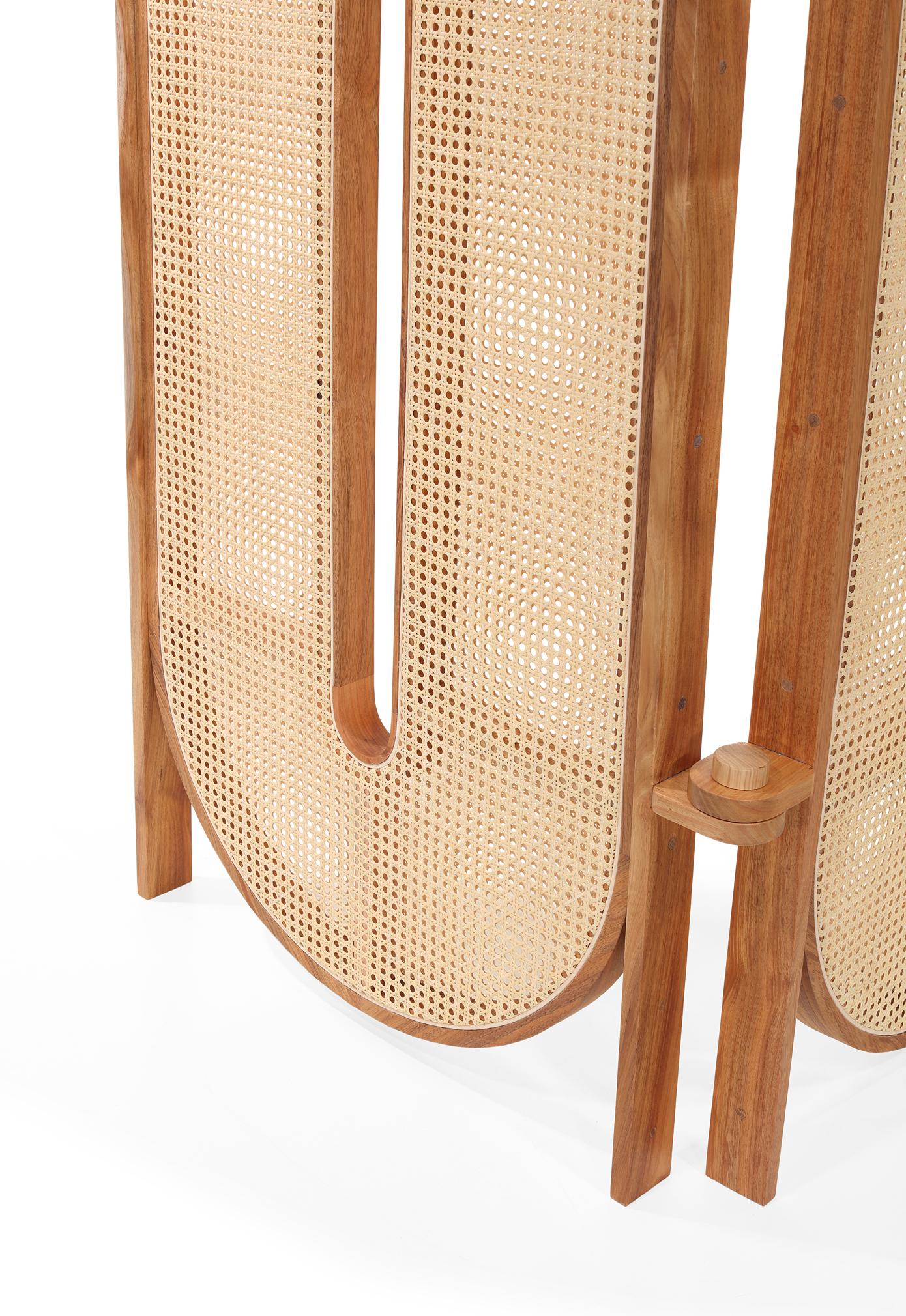 Canne Tori, écran artisanal en bois et sangles de canne naturelles en vente