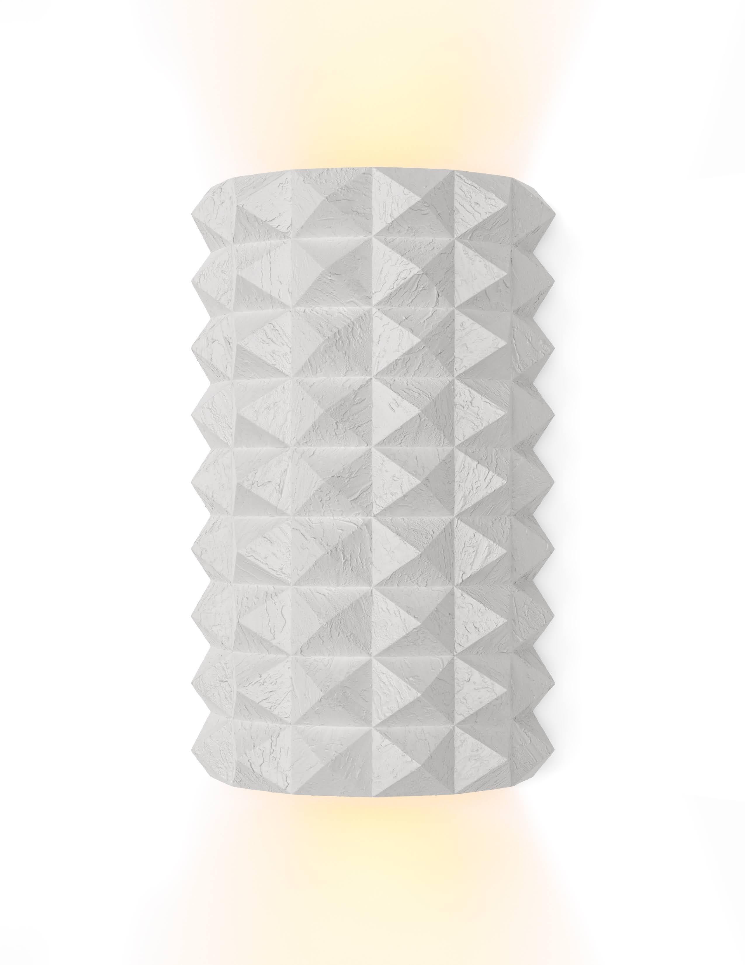 Toria Wall Sconce by Brian Chaaban Moderno en venta