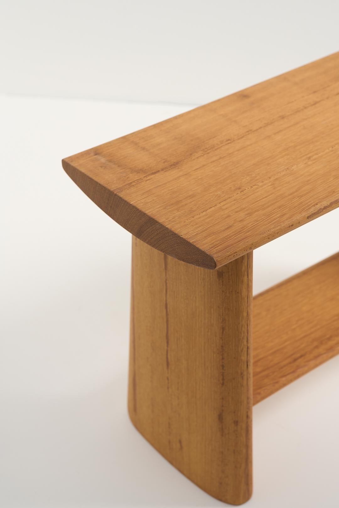 XXIe siècle et contemporain Collection Torii, tabouret rectangulaire en bois en vente