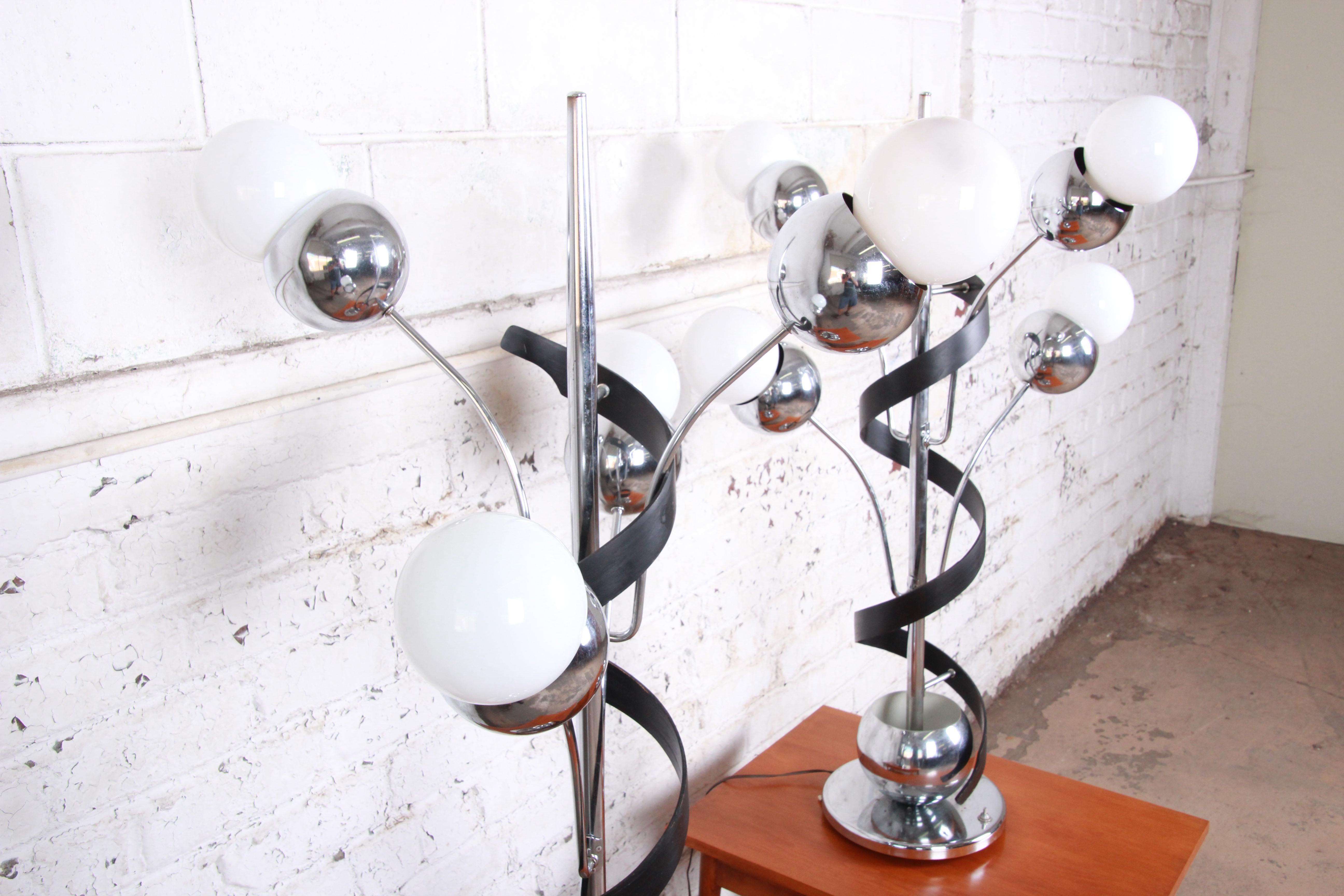 Torino Style Mid-Century Modern Chrome Sputnik Corkscrew Table Lamps, Pair In Good Condition In South Bend, IN