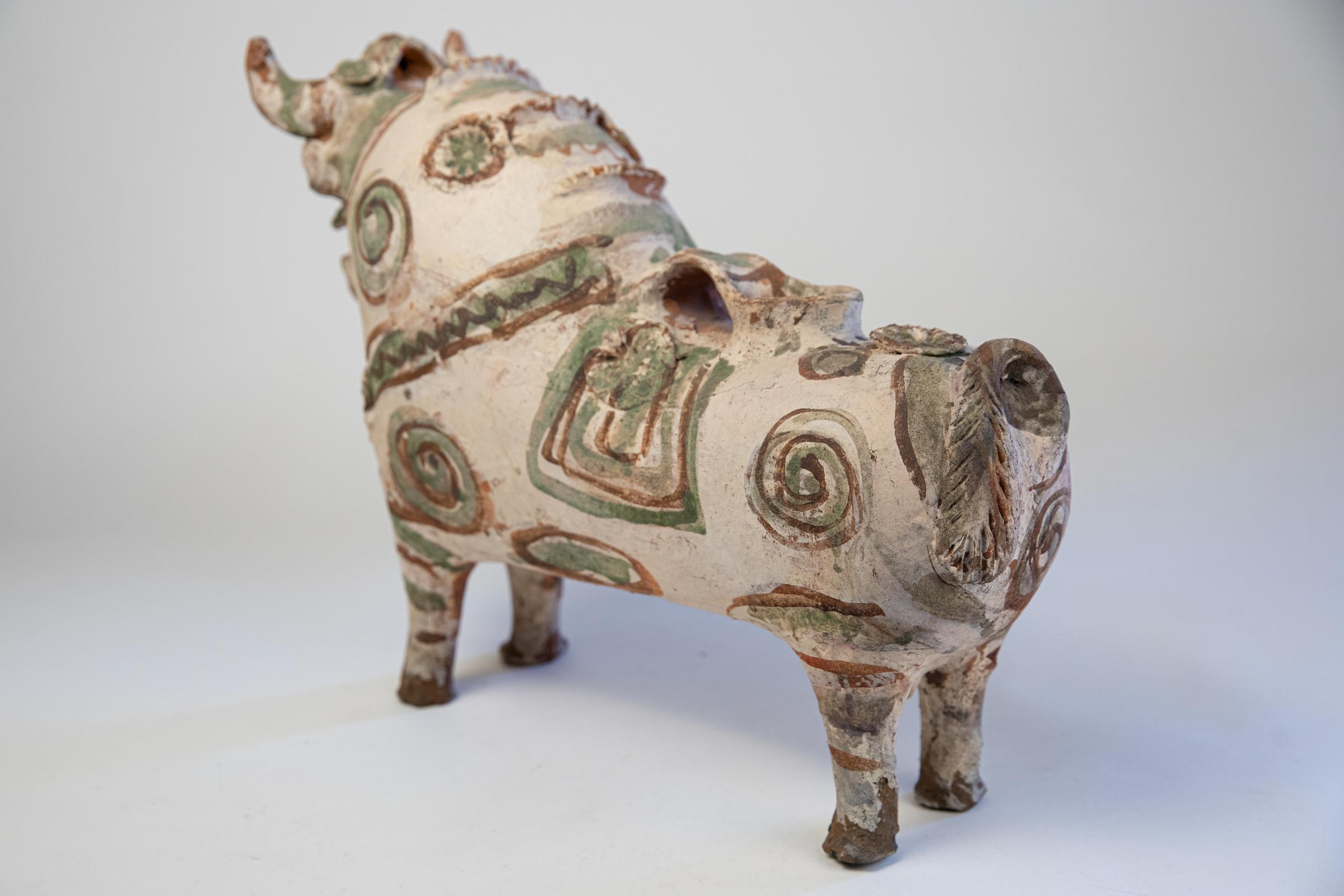 Sculpture de taureau péruvien en poterie peinte en terre cuite ancienne de Torito de Pucara 5