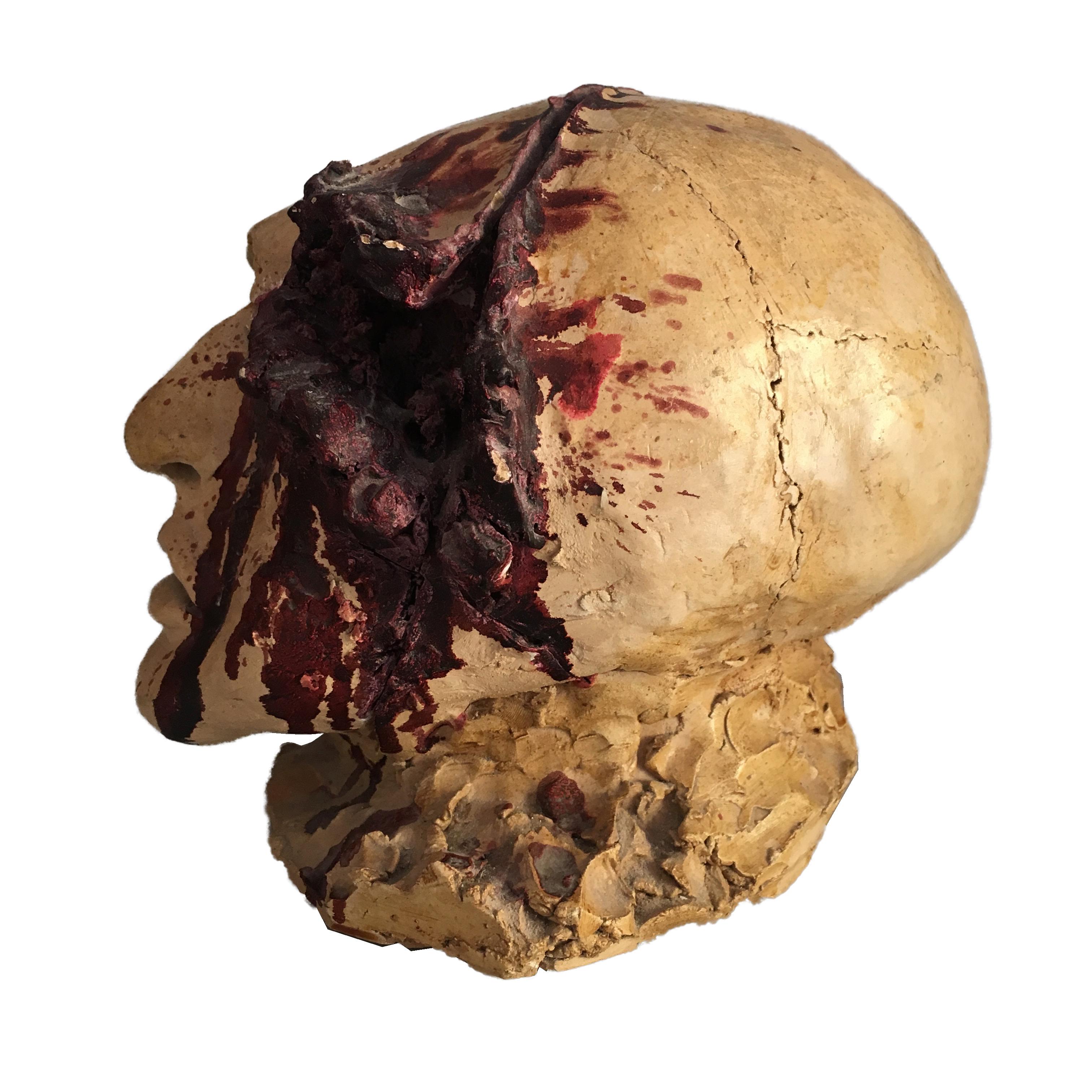 Gewehrter menschlicher Kopf Skulptur im brutalistischen Stil Signiert E.D. 71 (Italienisch) im Angebot