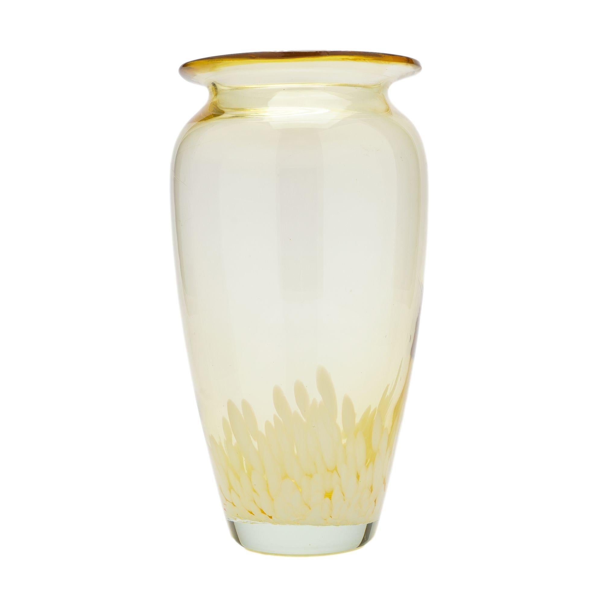 Jarrón de vidrio soplado ámbar Tornowiec Art Glass, c. 1950-60 en Bueno estado para la venta en Kenilworth, IL