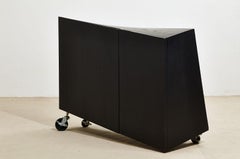 Toro Cabinet di Paolo Pallucco e Mireille Rivier per Studio Pallucco