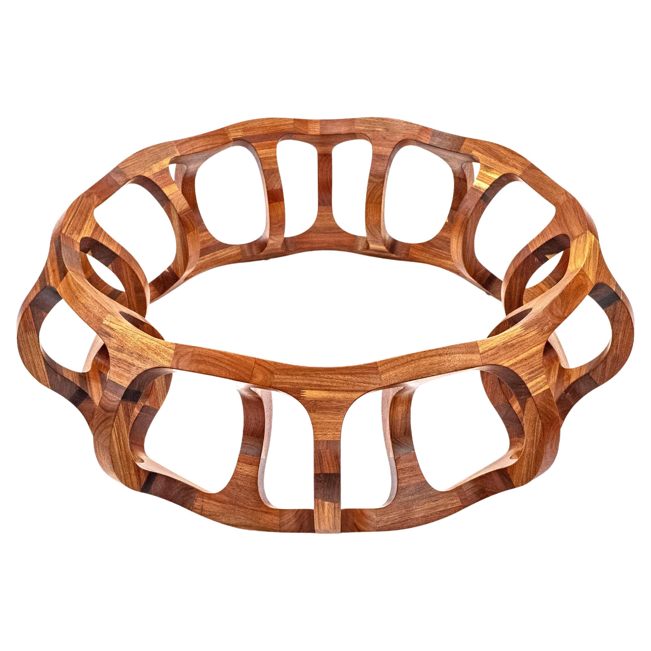 Toro G10, table centrale sculpturale géométrique en bois massif de Pedro Cerisola en vente
