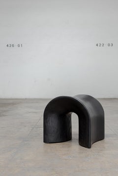 TORO Hocker aus Eiche mit schwarzer Oberfläche von Daniel Couttolenc