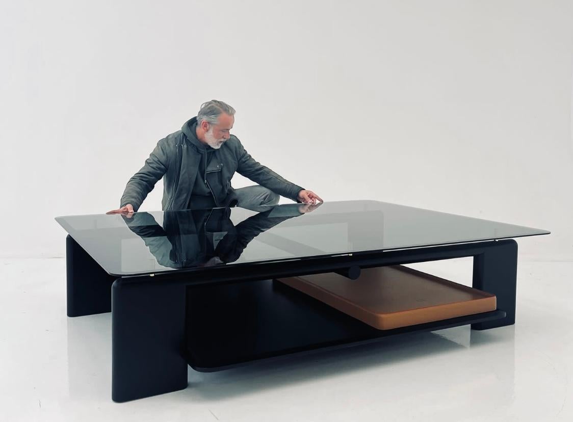 Italian Toro, the luxurious Coffee Table with Leather Tray For Sale