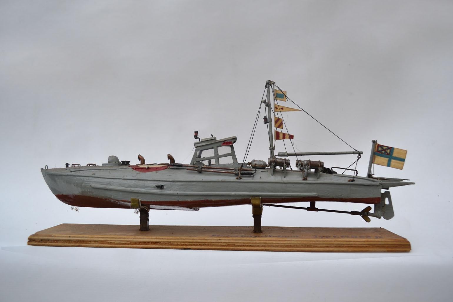 Detailed model of an early motor torpedo boat. A superb model of a 55-foot ‘coastal motor boat’ (CMB) (1917), throughout the First World War. The early torpedo boats had relied on their small size, and relatively high speed, to get within range of