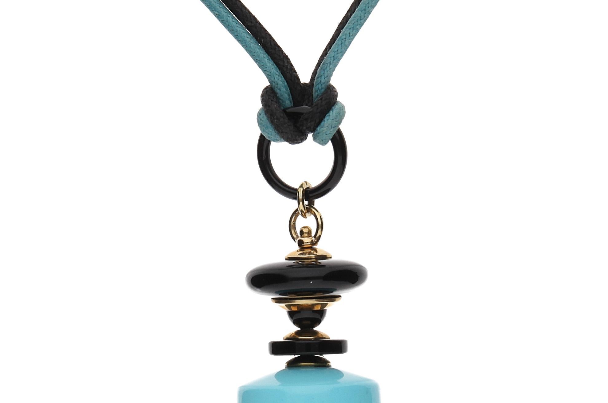 Torquoise Past Pendent Necklace with Onyx and 18 Karat Yellow Gold 1