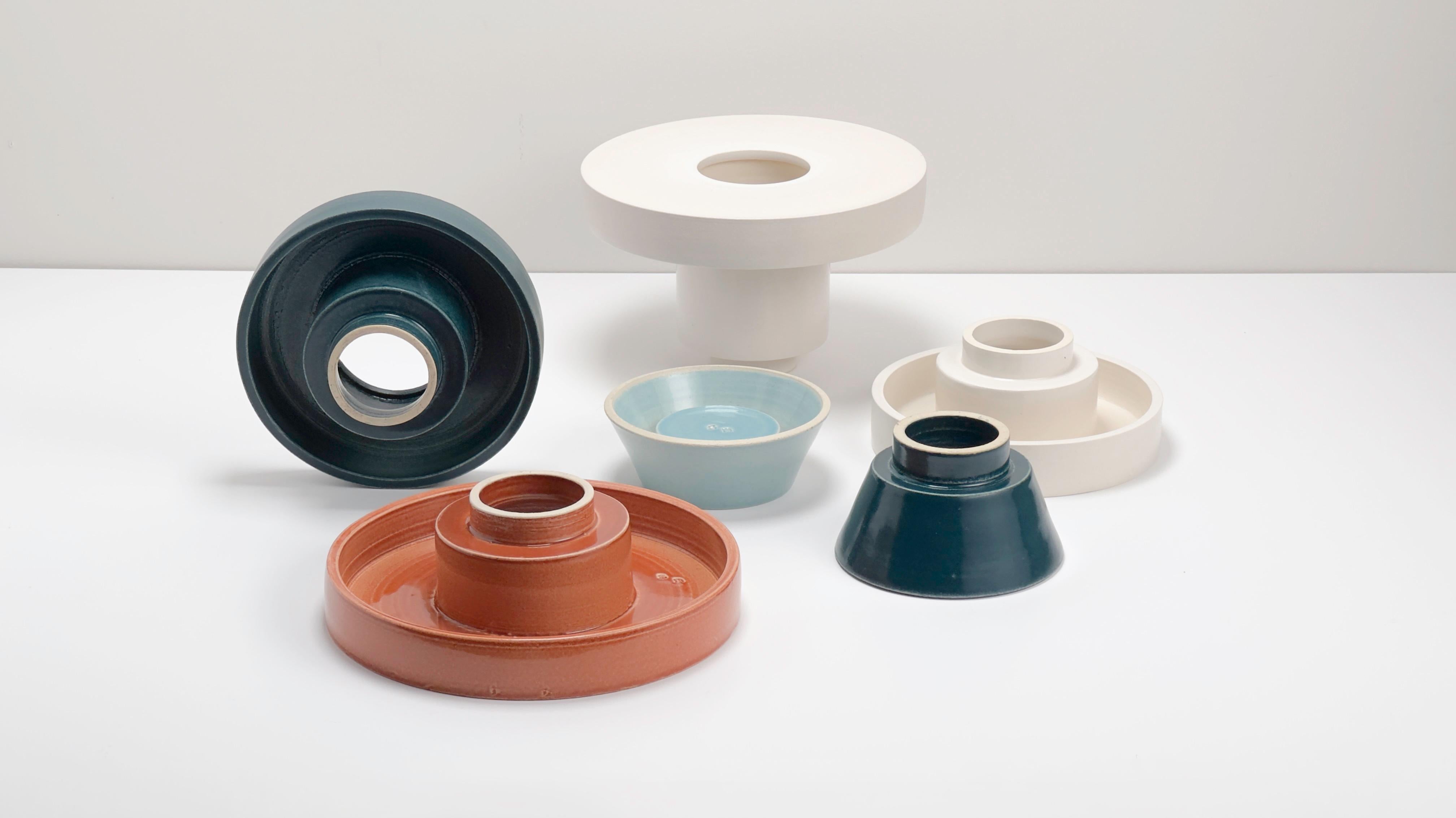 Americano Torre 1 - Vaso scultoreo in ceramica modulare colorato realizzato a mano in vendita