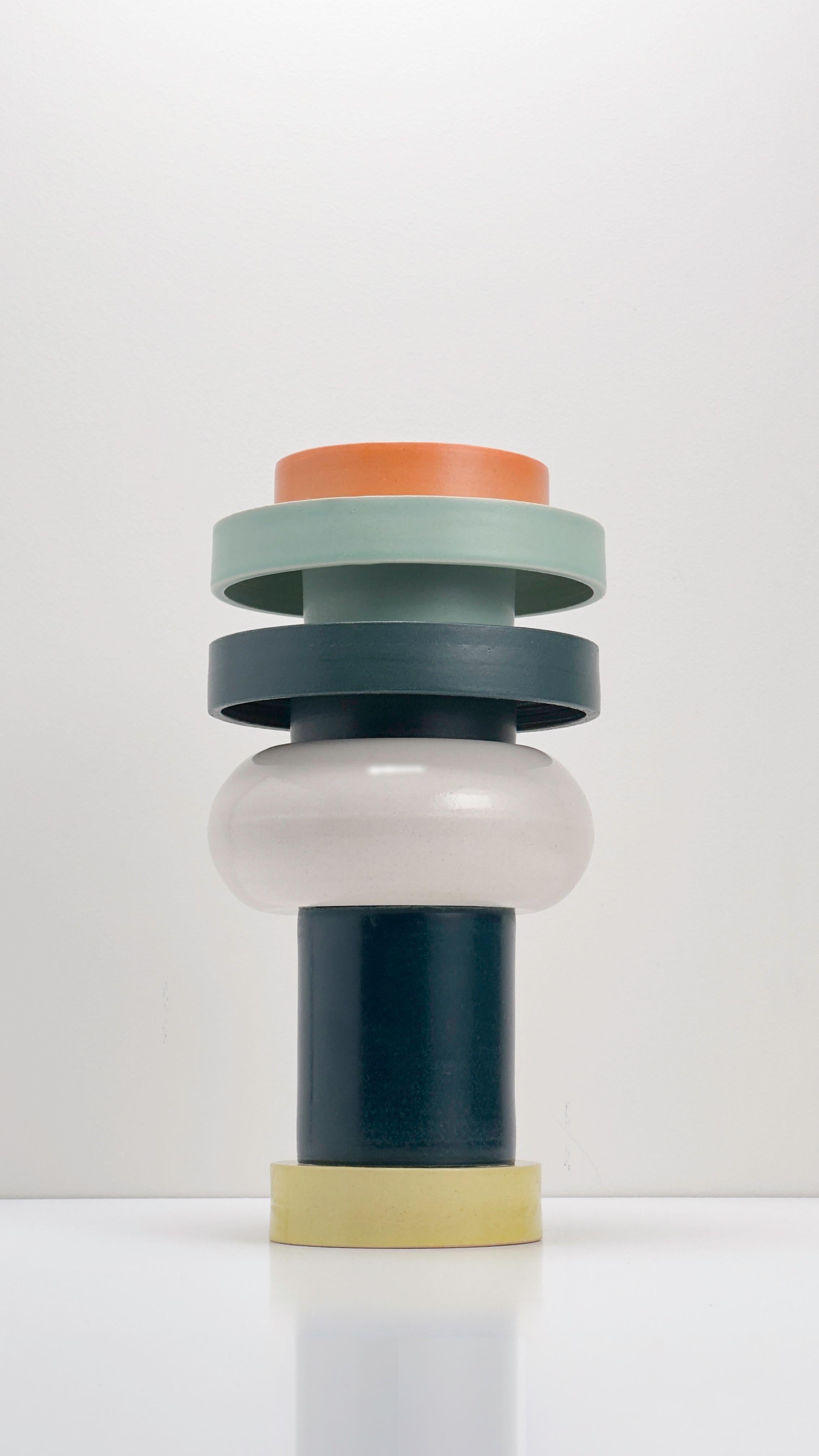 Torre 2 - Handcrafted Bunte modulare skulpturale Vase aus Keramik (Handgefertigt) im Angebot
