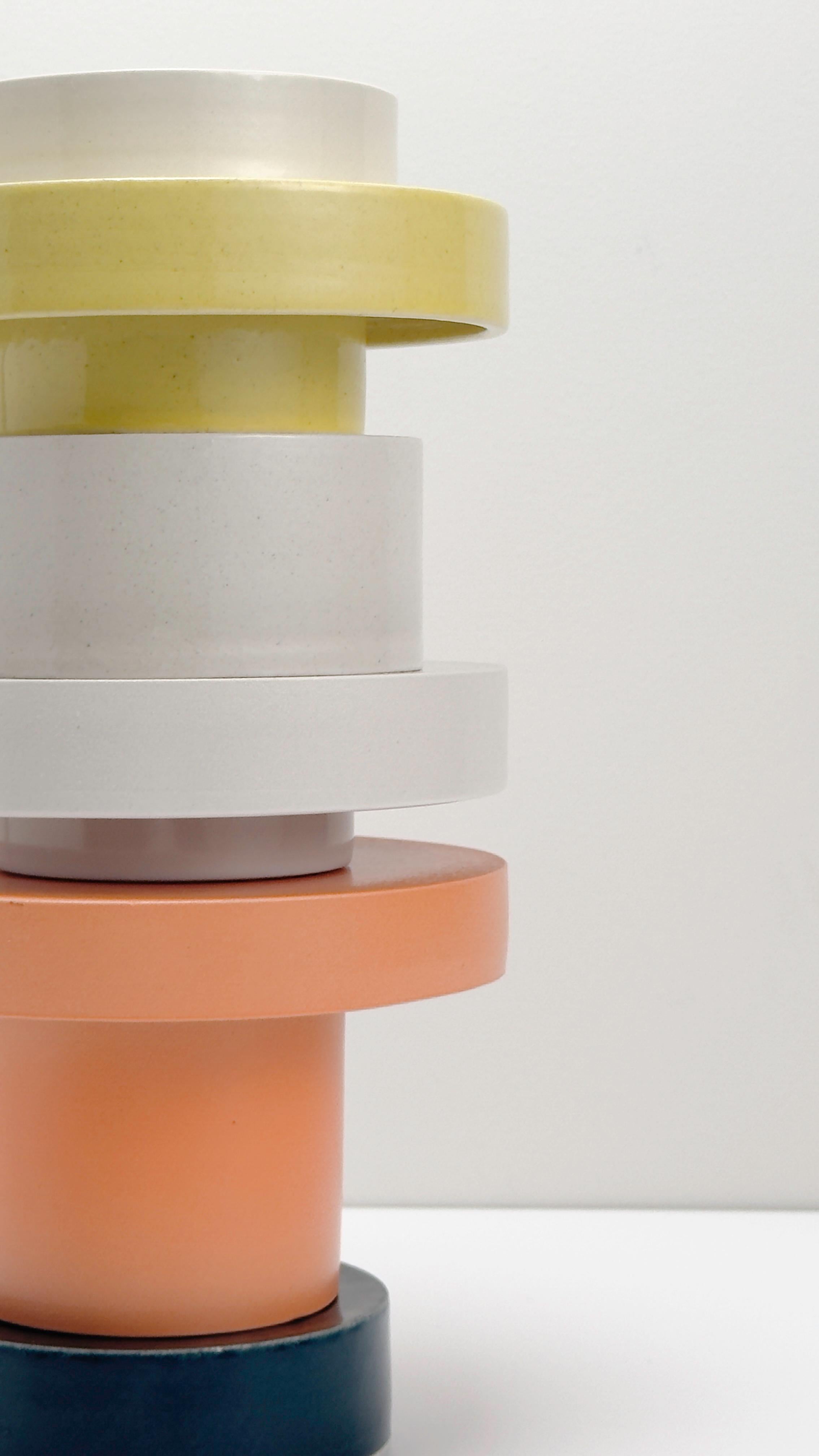 Torre 3 - Handcrafted Bunte modulare skulpturale Vase aus Keramik (Moderne) im Angebot