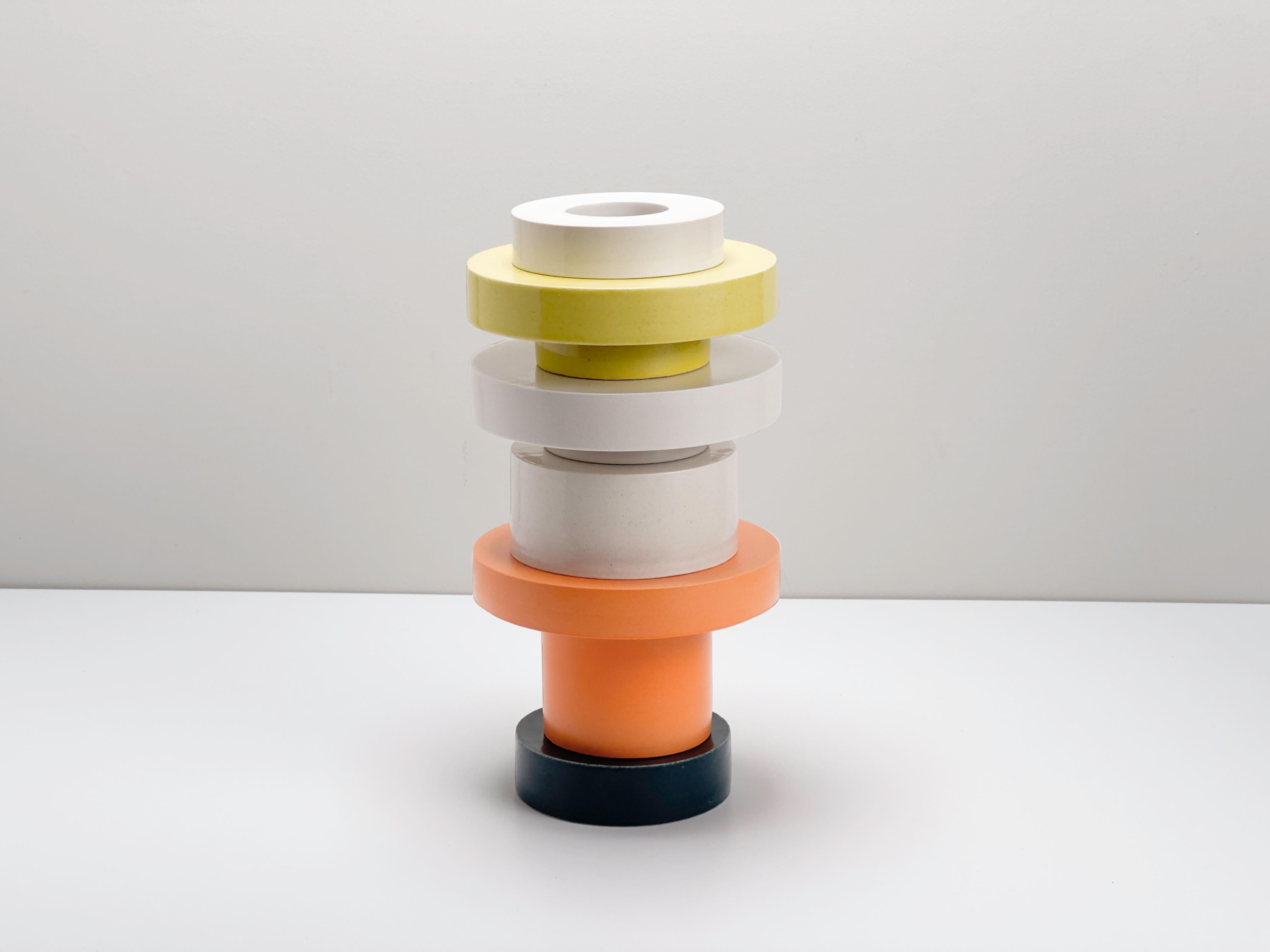 Torre 3 - Handcrafted Bunte modulare skulpturale Vase aus Keramik (Handgefertigt) im Angebot
