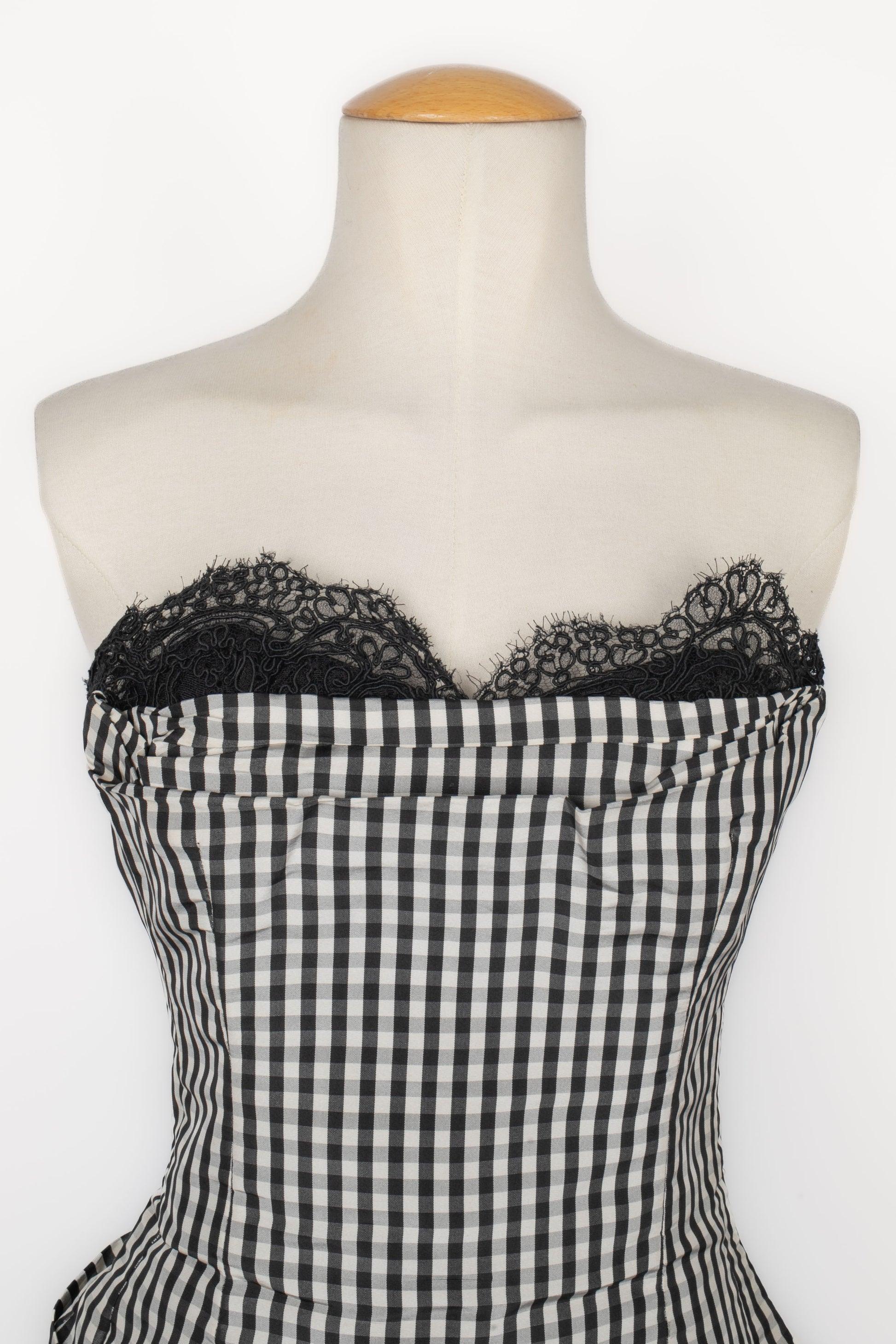 De las mujeres Torrente Vestido corpiño de guinga blanco y negro Alta Costura, 1996