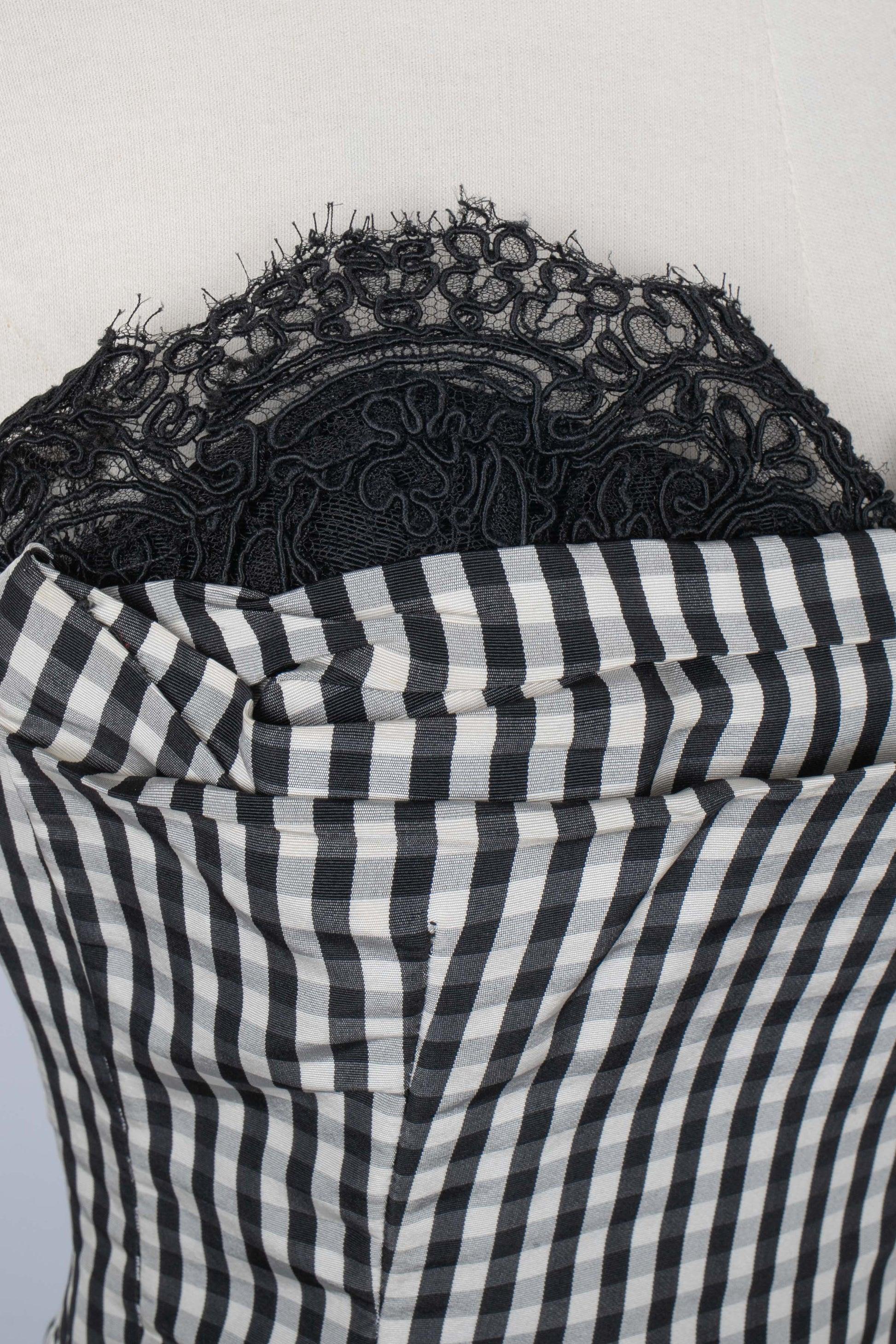 Torrente Vestido corpiño de guinga blanco y negro Alta Costura, 1996 1