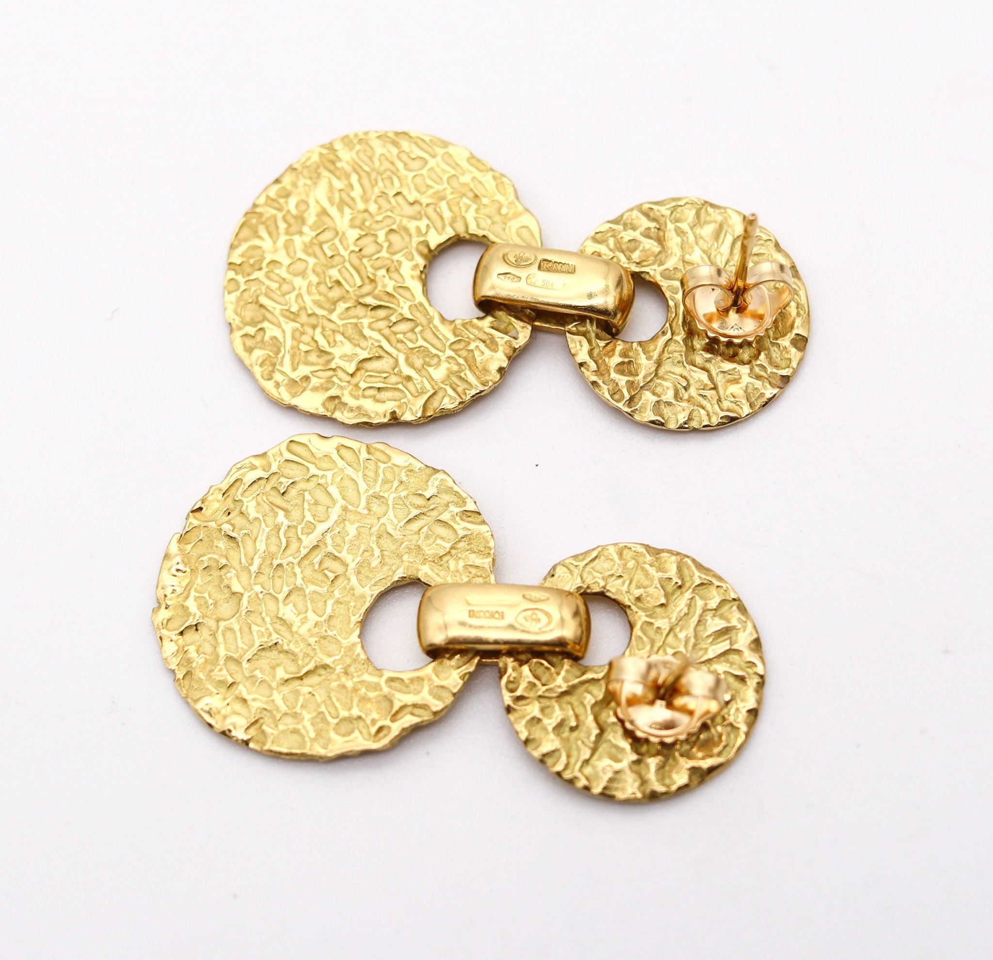 TORRINI Firenze 1970 Pendants d'oreilles en or jaune 18 carats texturé massif Pour femmes en vente